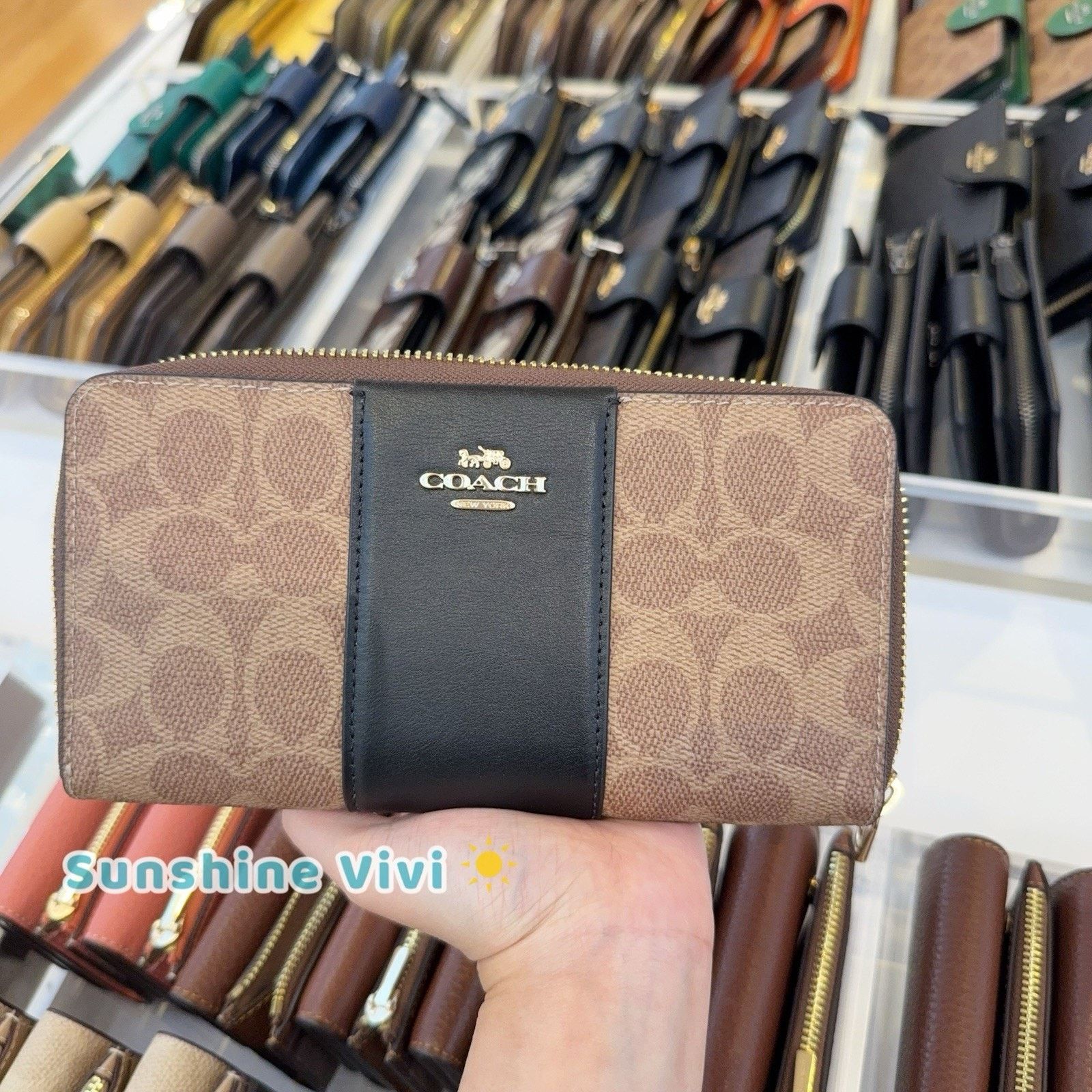 Coach NWT Coach Long Zip Around Wallet CW947 Tan Black Leather Size ONE SIZE - 1 Thumbnail