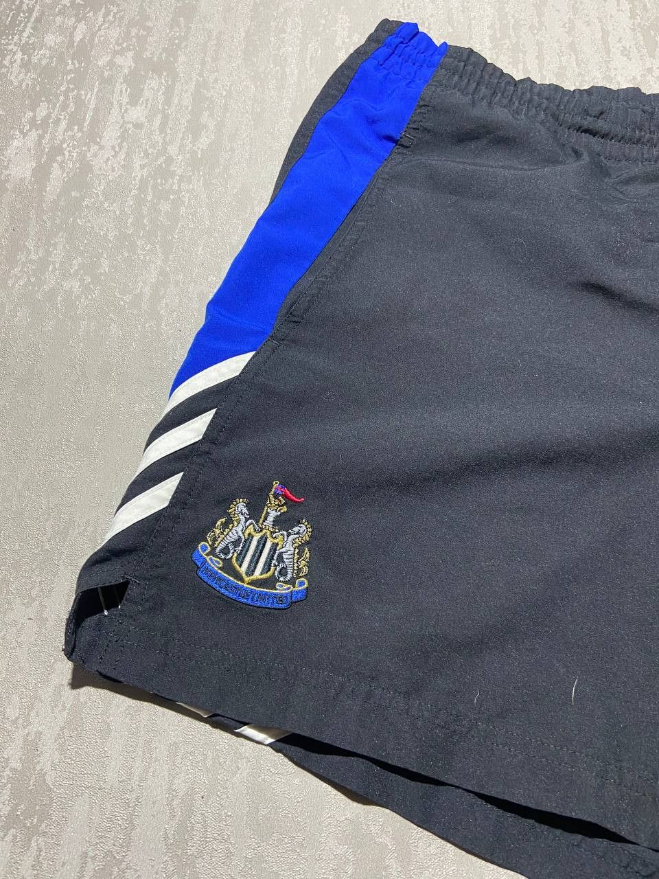Adidas New Castle united Adidas 2003 Shorts size S Size US 30 / EU 46 - 2 Thumbnail