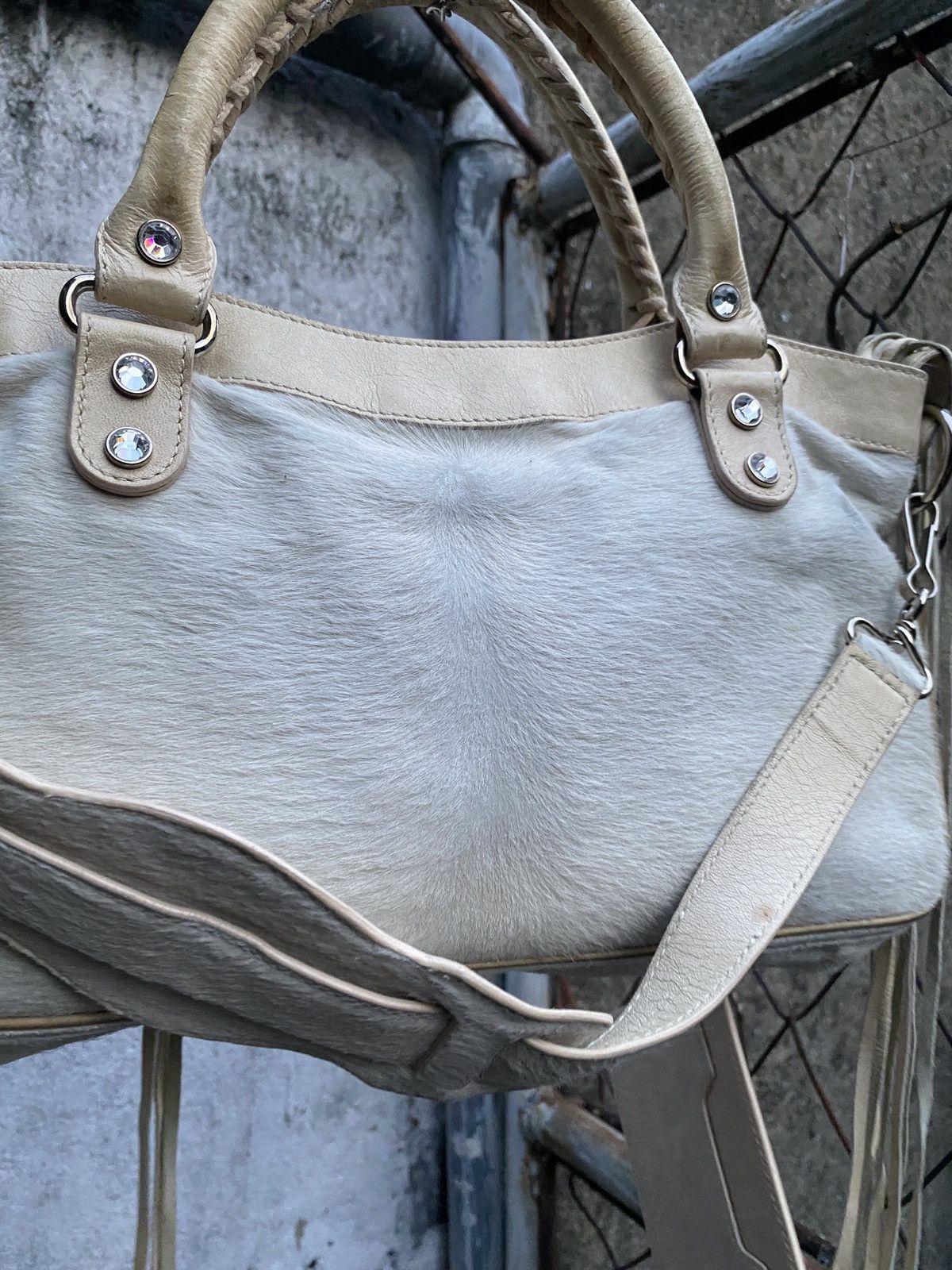 Balenciaga Balenciaga - 2000’s - LIMITED pony hair first city white Size ONE SIZE - 7 Thumbnail