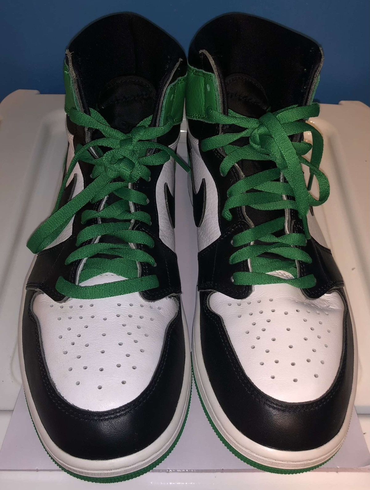 Jordan Brand Nike Air Jordan 1 Retro OG High ‘Lucky Green’ - Size UK 10 Size US 10.5 / EU 43-44 - 4 Thumbnail