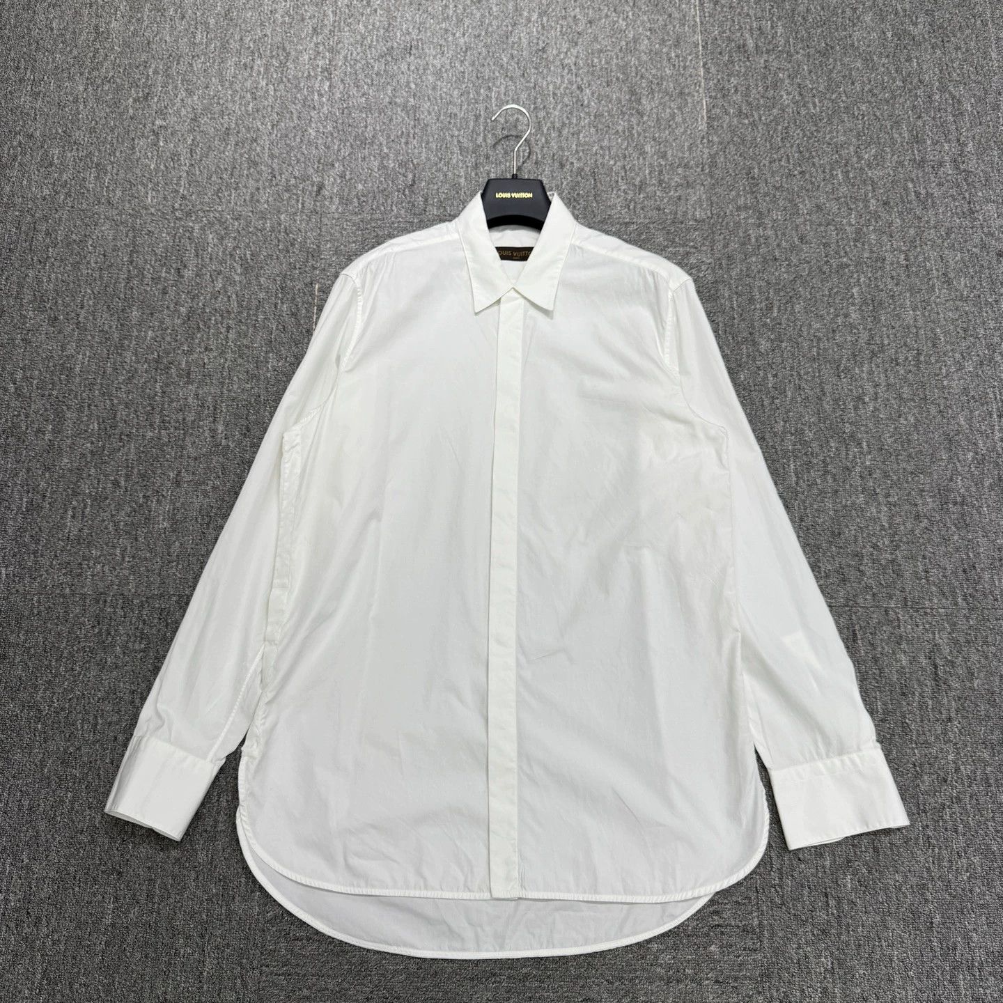 Louis Vuitton LV white shirt M Size US M / EU 48-50 / 2 - 1 Thumbnail