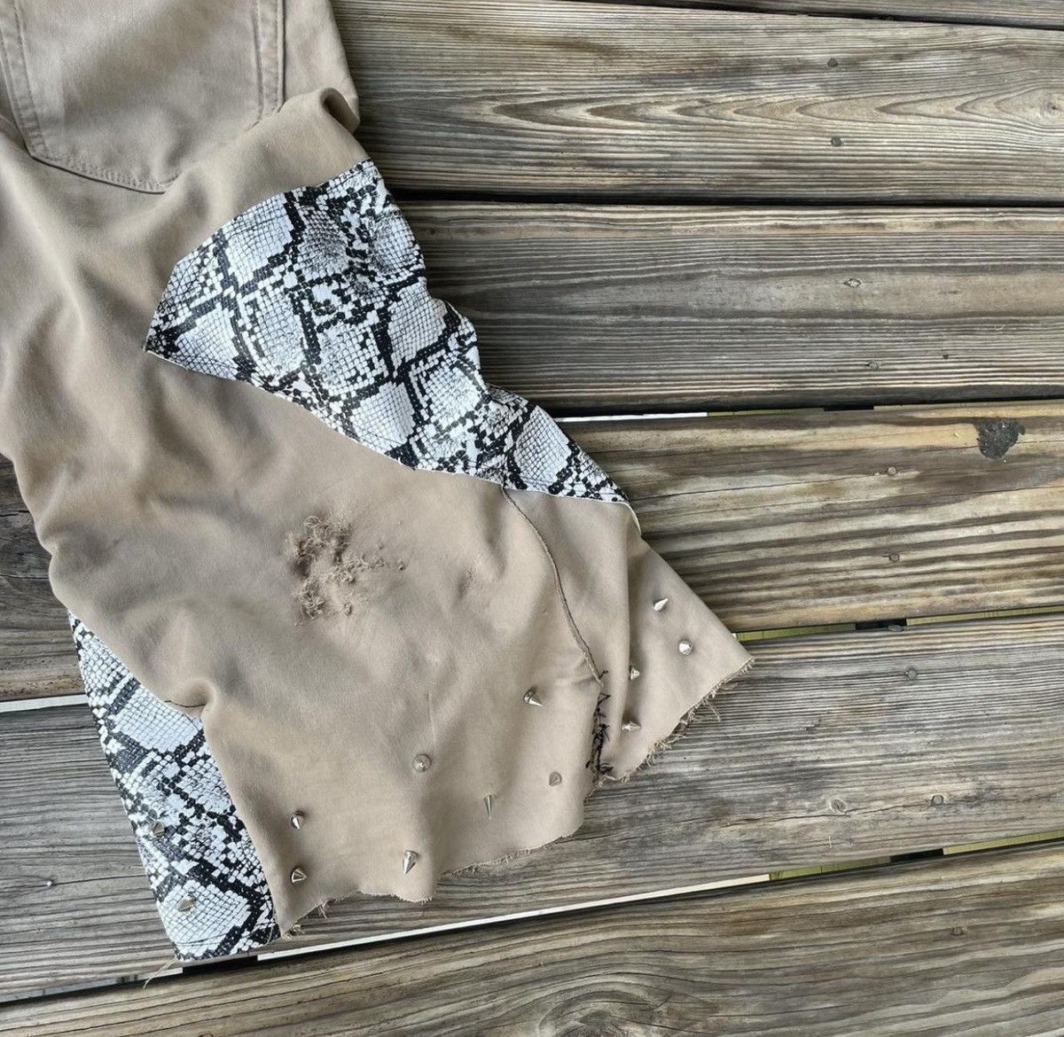 Other 1/1 Flared snake skin jorts w/ metal spikes W32 Size US 32 / EU 48 - 2 Thumbnail