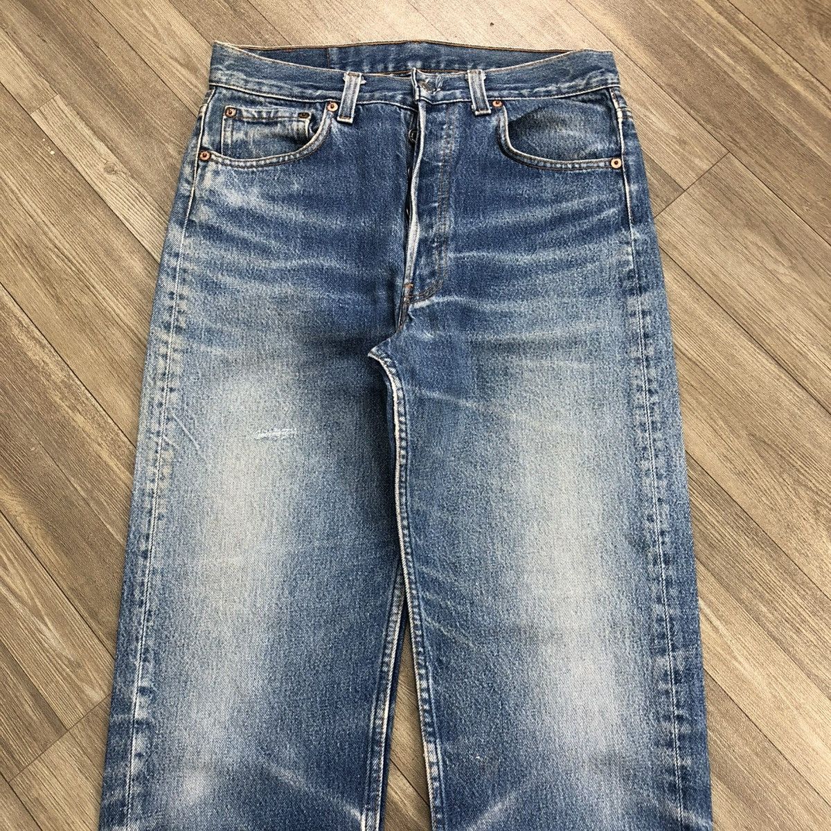 Levi's × Levi's Vintage Clothing × Vintage 🇺🇸90’s Vintage Levis 501XX 31x33 Straight Leg Faded Jeans Size US 29 - 2 Thumbnail