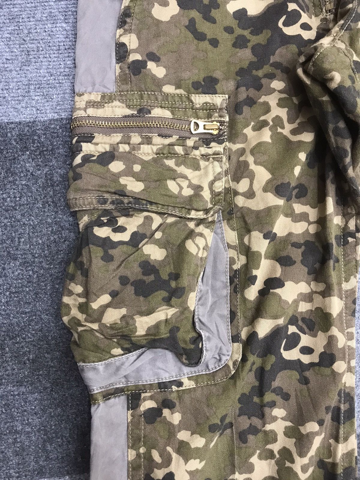 Japanese Brand FIRST BLOW Japan Hybrid Two Tones Cargo Pant Size US 32 / EU 48 - 9 Thumbnail