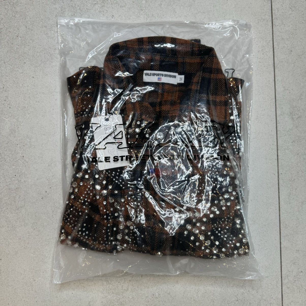 Vale Vale forever chainsaw flannel SIZE MEDIUM Size US M / EU 48-50 / 2 - 3 Thumbnail
