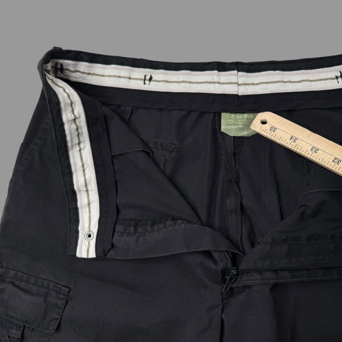 Vintage Vintage 1990s black military cargo shorts Size US 36 / EU 52 - 5 Thumbnail