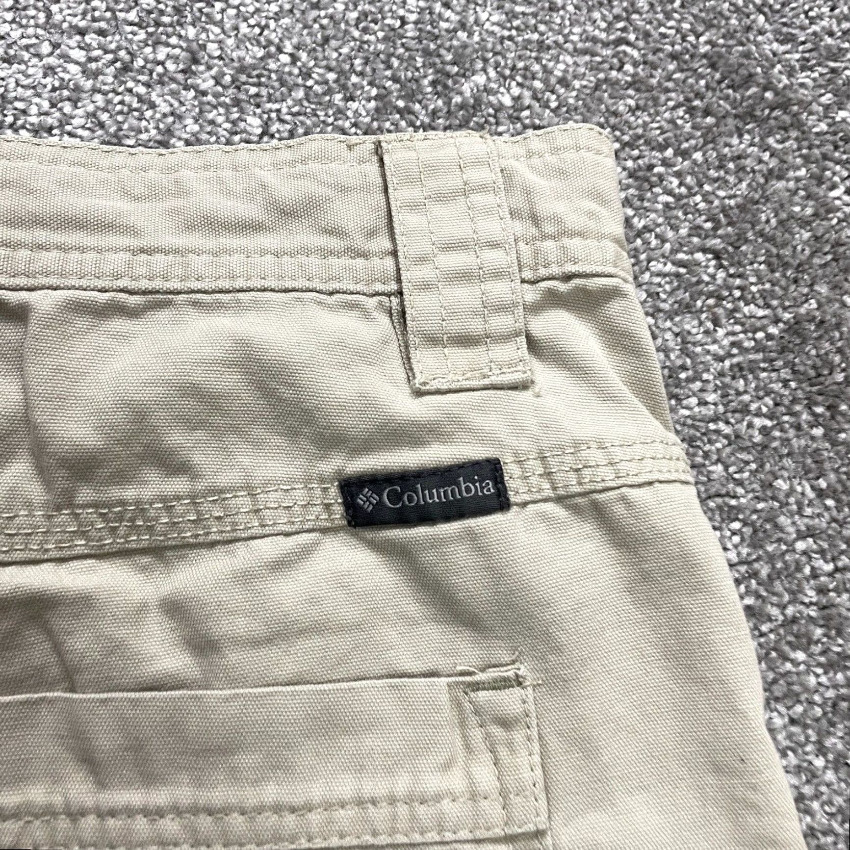 Vintage Columbia Omni Shield Cargo Chino Shorts Mens 38 Light Brown Flat Front Cotton Casual Size US 38 / EU 54 - 5 Thumbnail