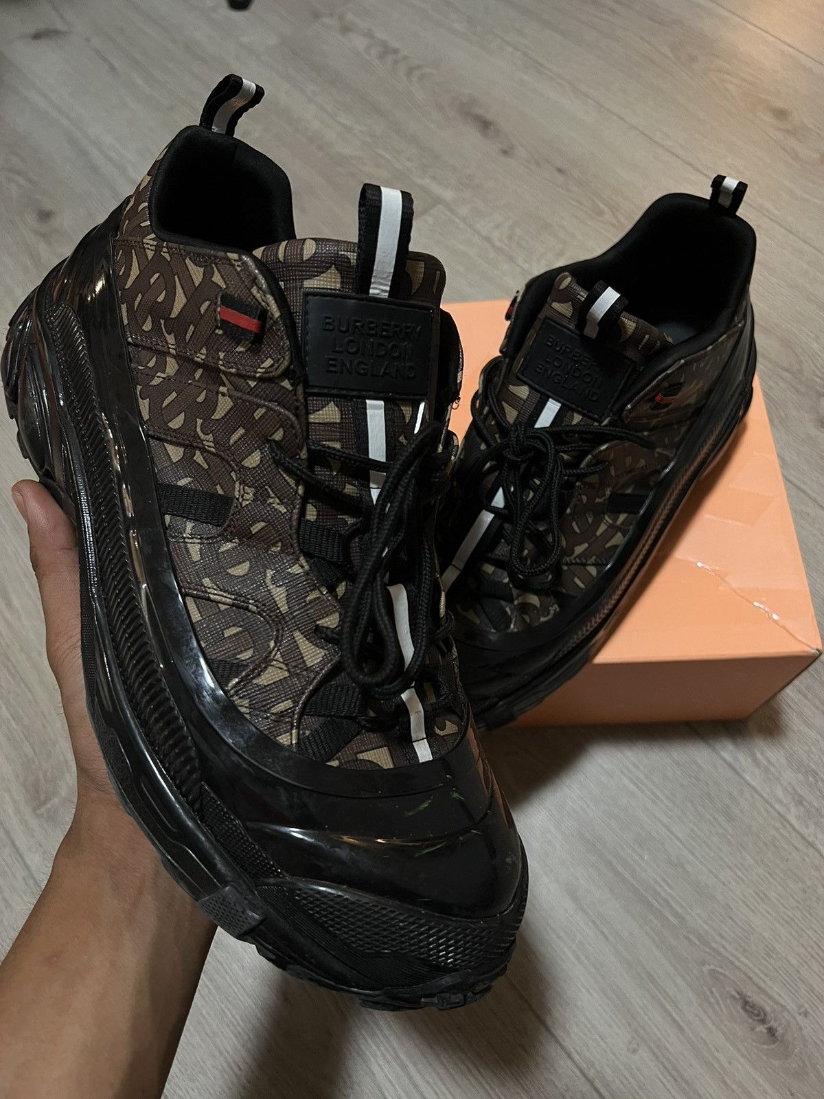 Burberry BURBERRY E-Canvas Monogram Arthur Sneakers Size US 11 / EU 44 - 12 Thumbnail