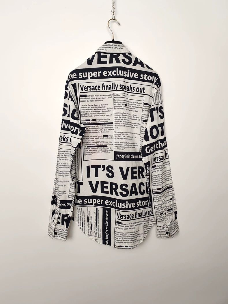 Versace Versace Men's and women's shirts are the same as those of Size US L / EU 52-54 / 3 - 2 Thumbnail