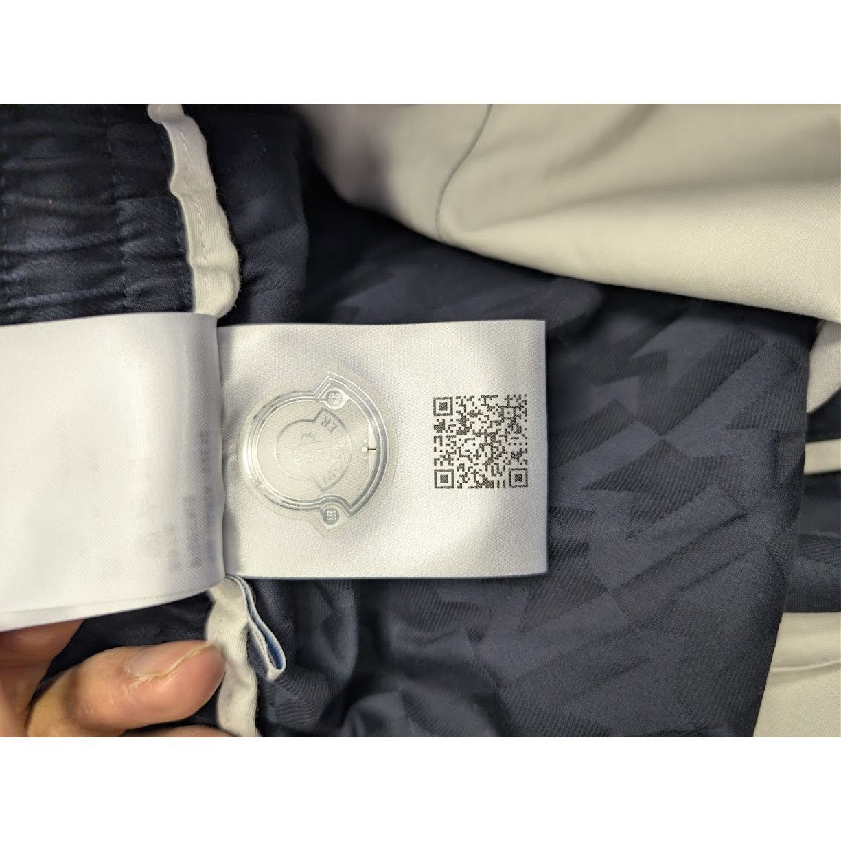 Moncler o1rshd1 Pantalone Bermuda in Navy Size US 36 / EU 52 - 20 Thumbnail