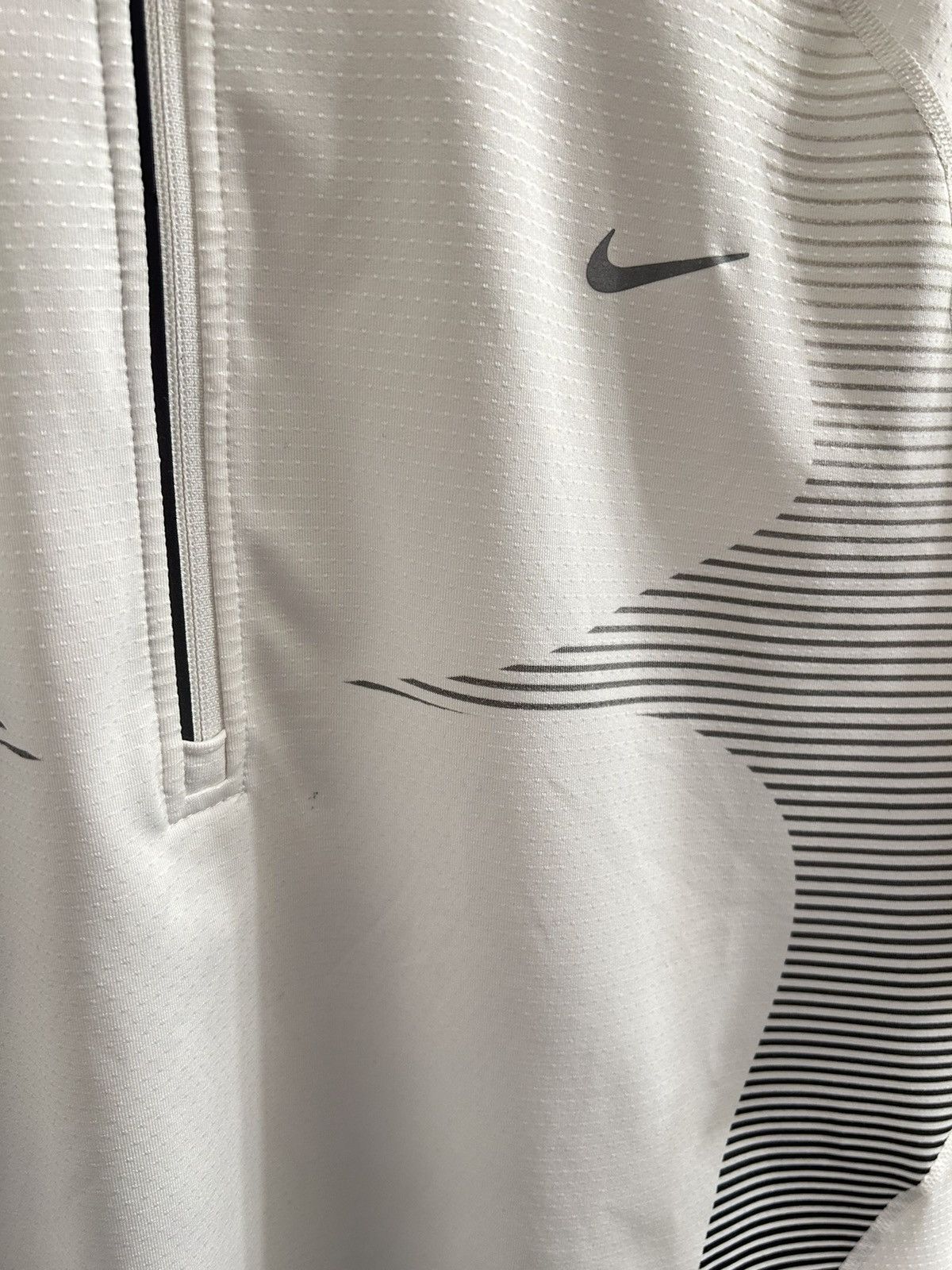 Nike Nike Fit Dri Nike+ Mens White Short Sleeve Athletic Shirt Size US L / EU 52-54 / 3 - 9 Thumbnail