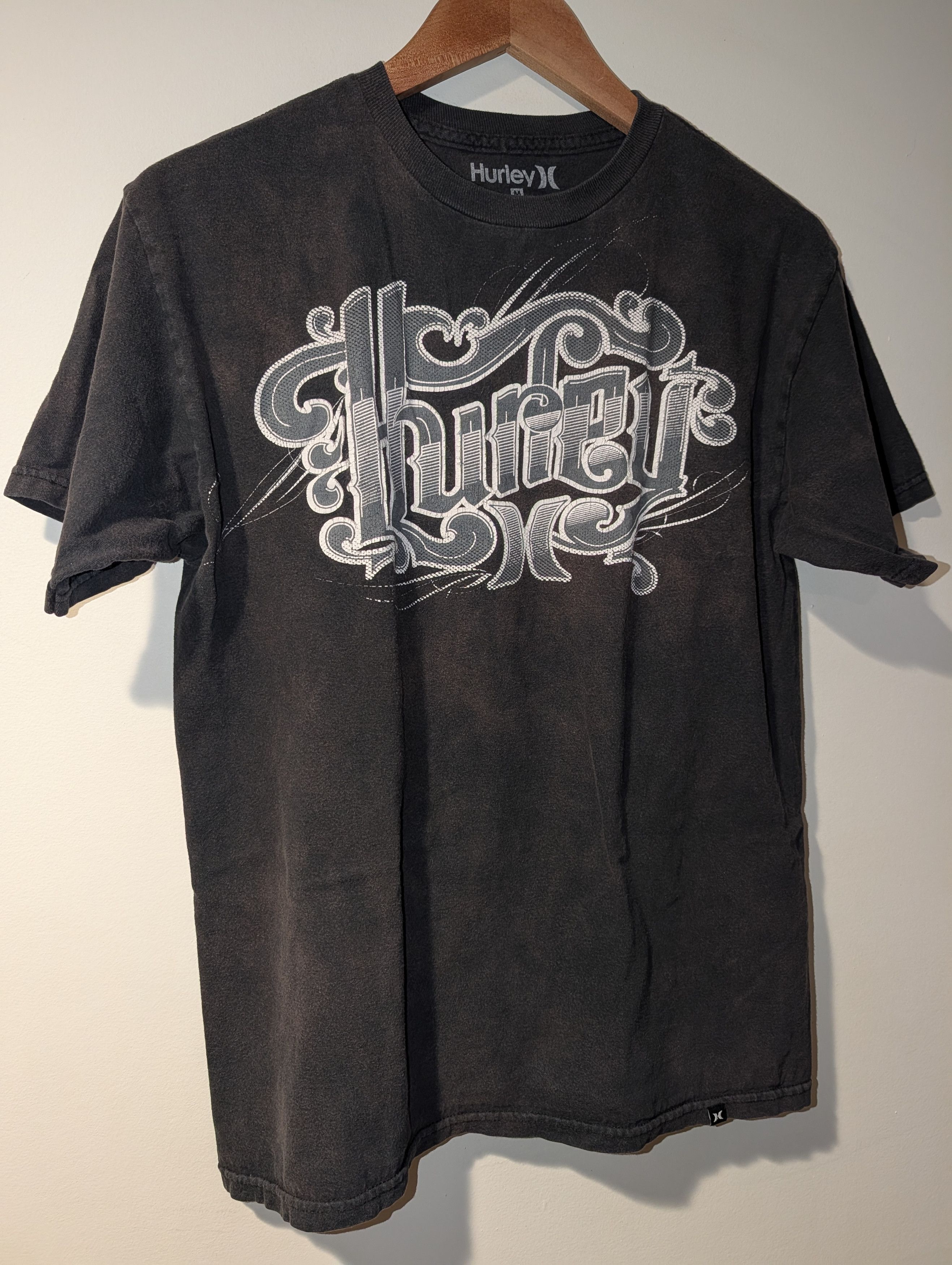 Hurley Vintage Y2K Hurley Spell Out Logo Big Print Medium T-Shirt Size US M / EU 48-50 / 2 - 4 Thumbnail
