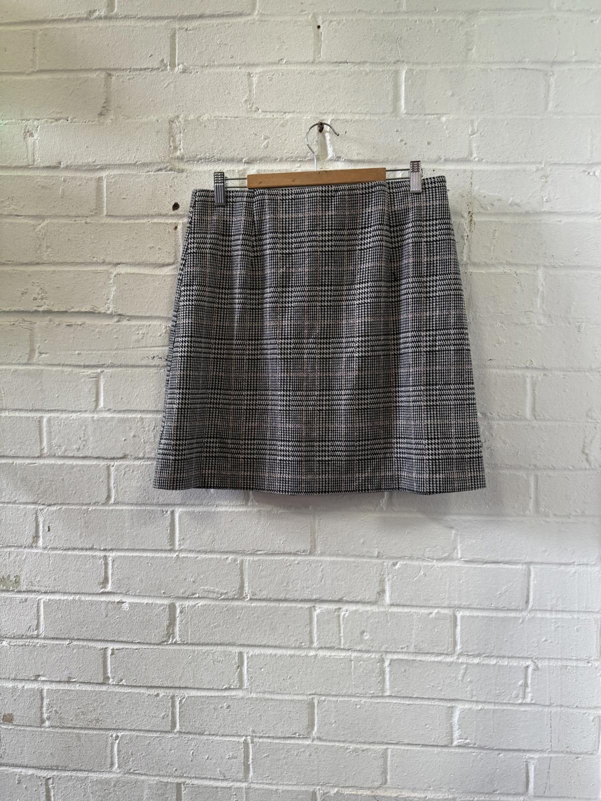 Unknown London Plaid Mini Skirt Size Small Size 28" / US 6 / IT 42 - 1 Thumbnail