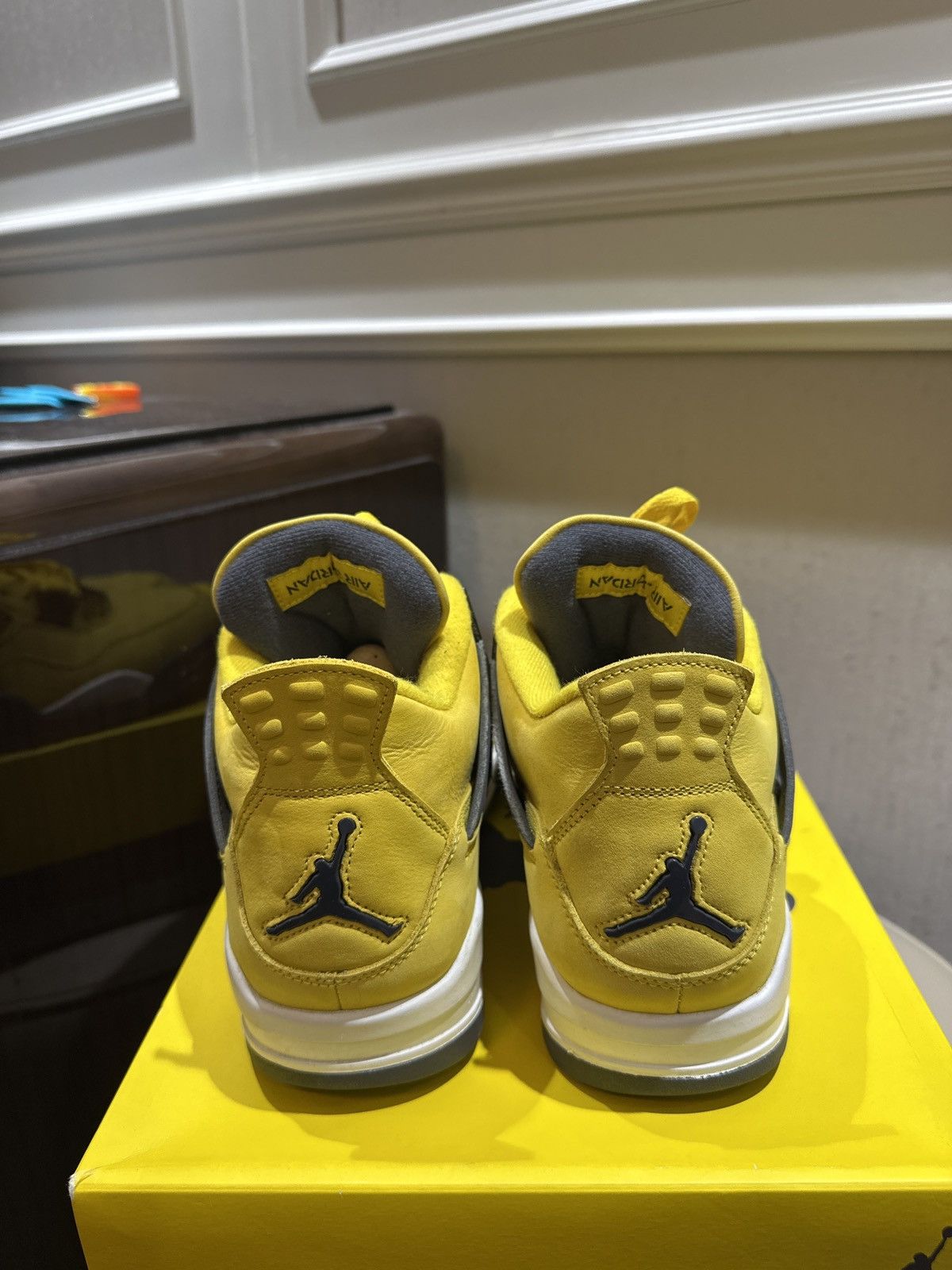 Jordan Brand Jordan 4 Retro Lightning Size US 9.5 / EU 42-43 - 5 Thumbnail