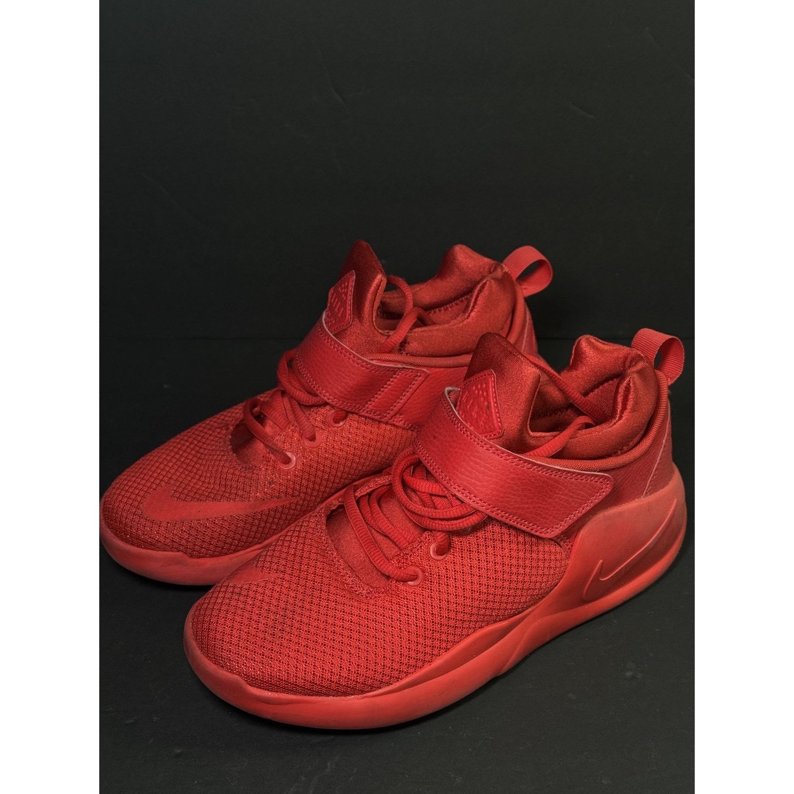 Nike Nike Kwazi Triple GS Red Mid Top JUNIOR Sneaker Size 6.5 Size US 6.5 / EU 39-40 - 3 Thumbnail