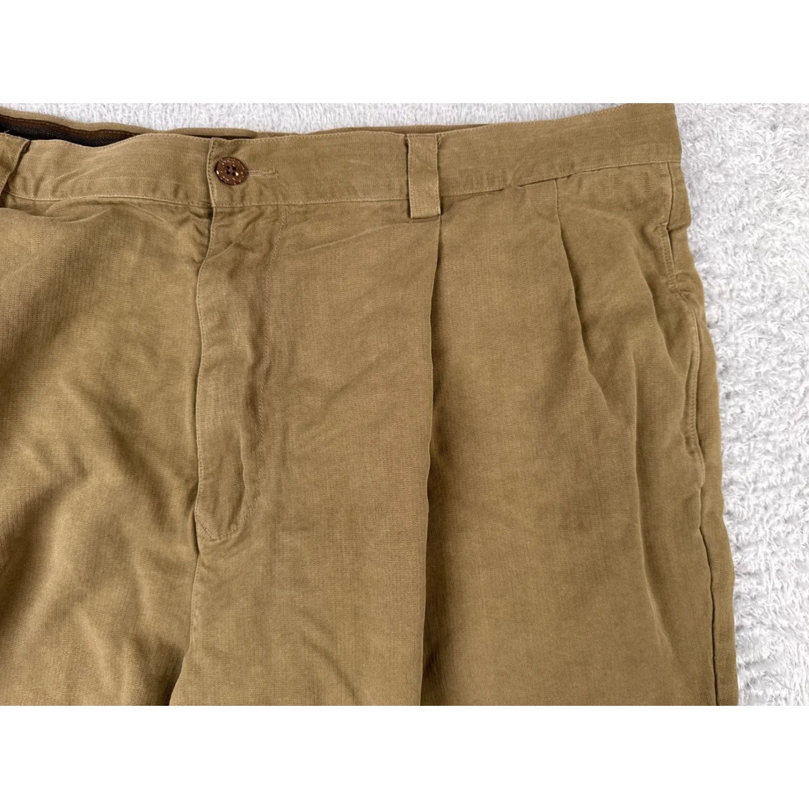 Tommy Bahama Tommy Bahama Shorts Men 40 Beige Bermuda 100% Silk Pleated Beach Vacation 38x8 Size US 40 / EU 56 - 3 Thumbnail