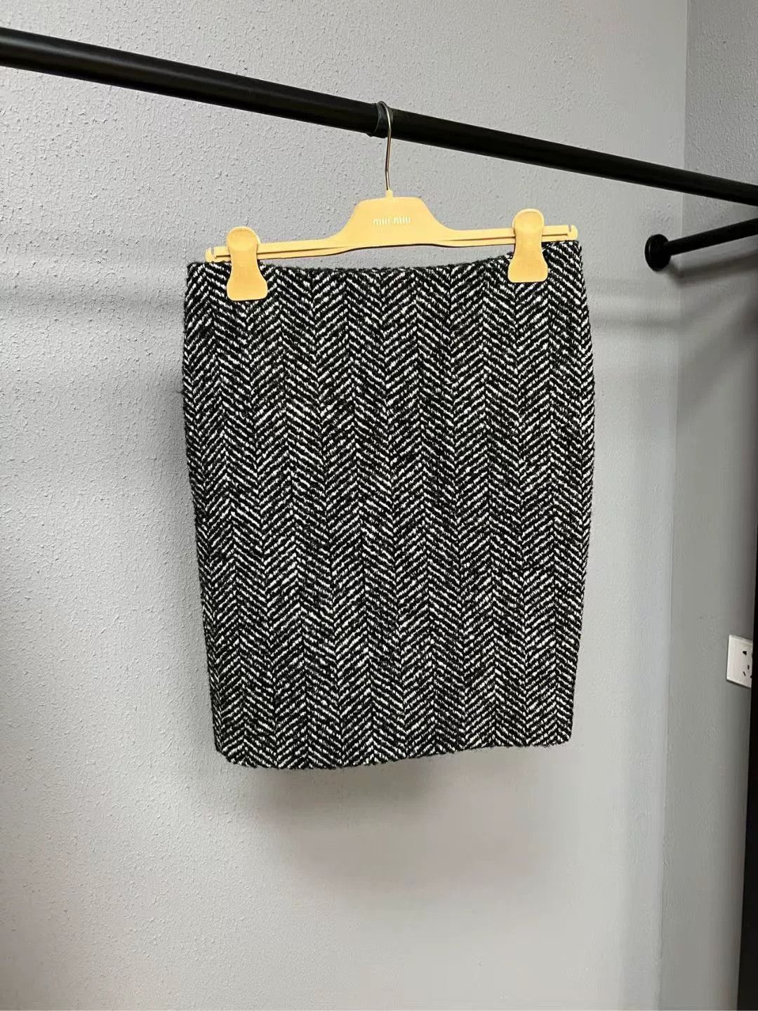 Miu Miu Miumiu Wool Mini Skirt Size 36" / US 14 / IT 50 - 1 Thumbnail