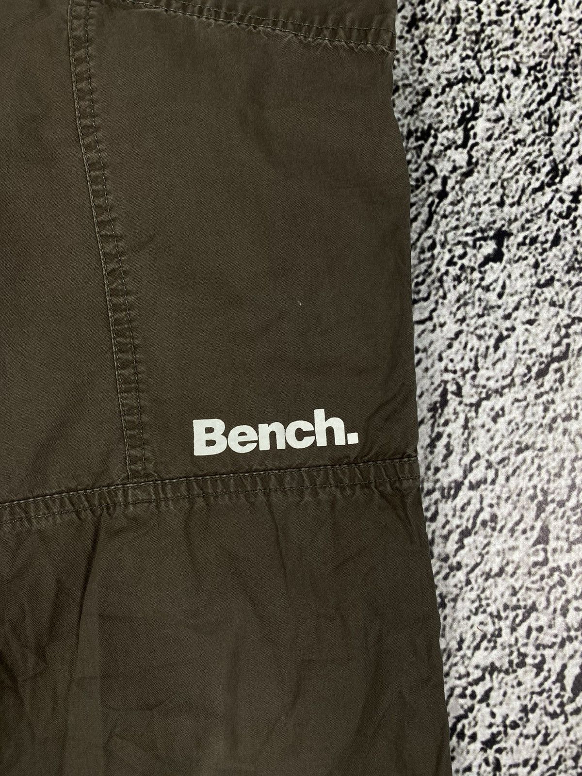 Vintage Vintage Y2K Bench cargo wide zip pockets low rise pants 00s Size 26" / US 2 / IT 38 - 2 Thumbnail