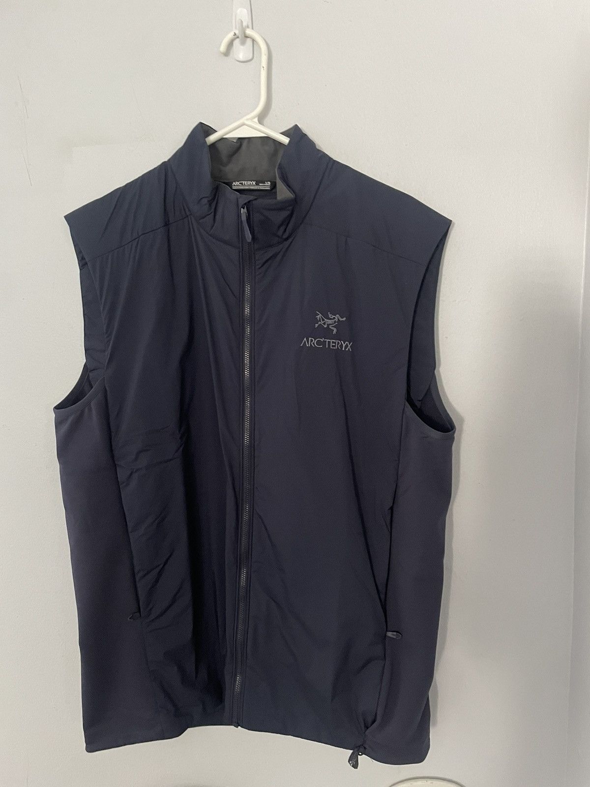 Arc’Teryx Atom LT store Navy Zip Up Vest