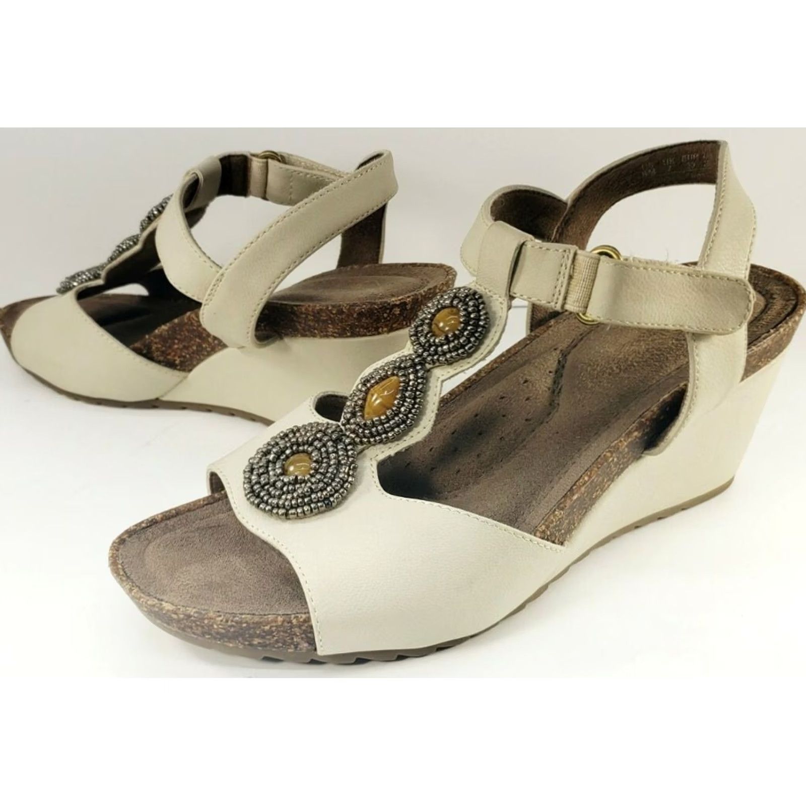Vintage Natural Soul Tristin Wedge Sandals Women's Sz 9M Beige T-strap with Ornaments Size US 9 / IT 39 - 3 Thumbnail