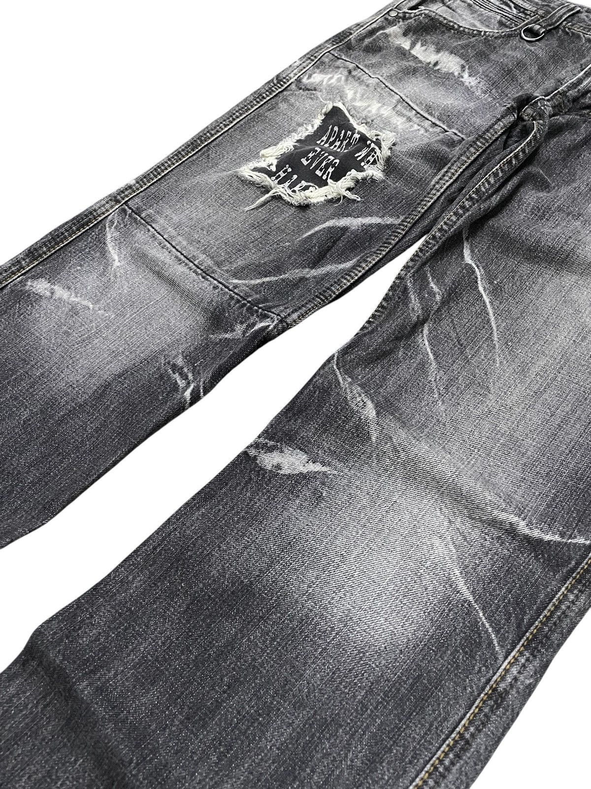 HIDEAWAYS × LOWBOX × Le Grande Bleu (L.G.B.) Hideaways Nicole Distressed Poems Patched Flared Jeans Size US 32 / EU 48 - 7 Thumbnail