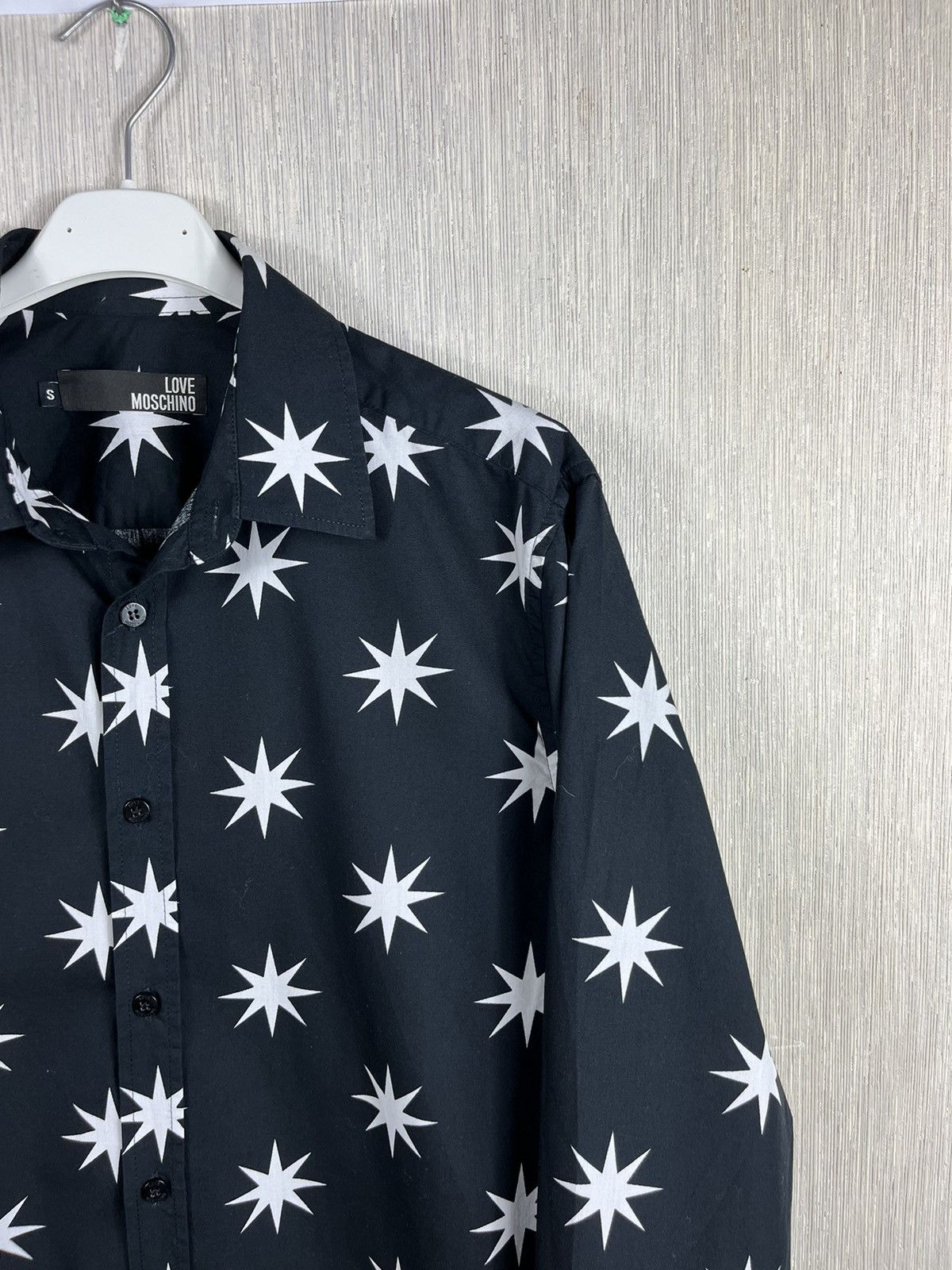 Designer × Moschino Love Moschino white stars monogram art shirt Size US S / EU 44-46 / 1 - 3 Thumbnail