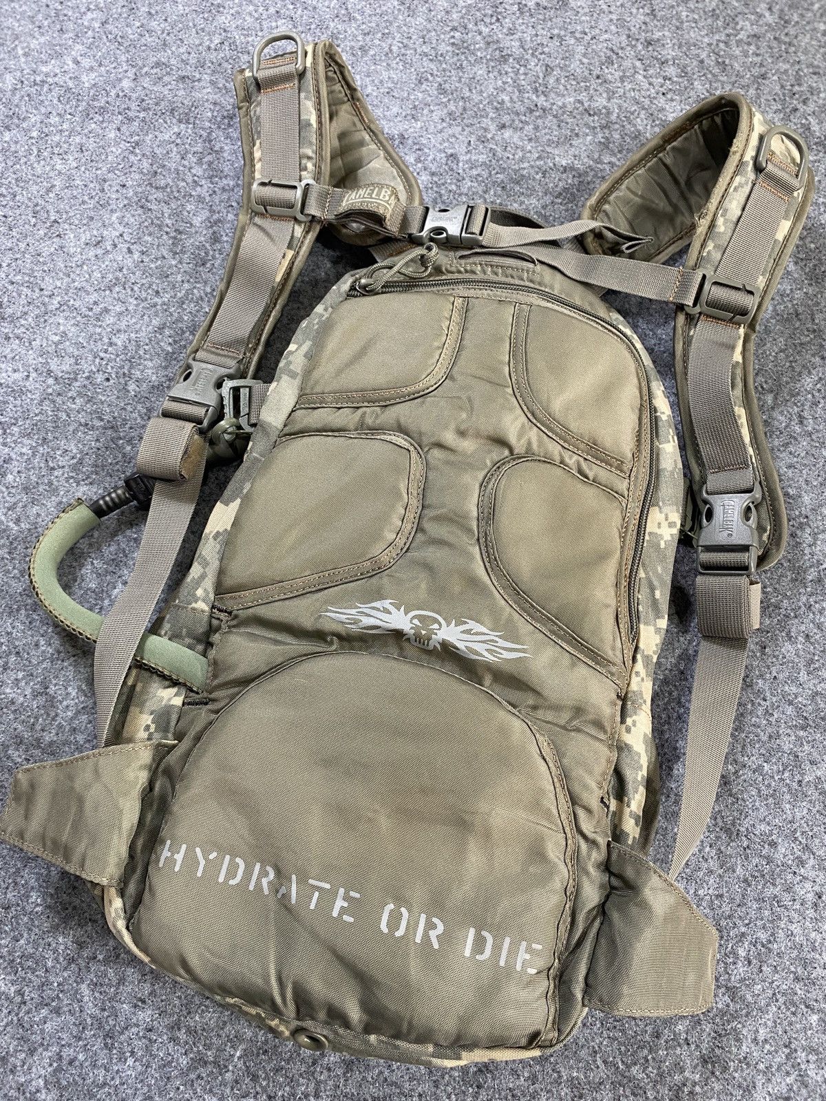 Other Camelbak Maximum Gear Cordura Military Pixel Camo Hydration Size ONE SIZE - 7 Thumbnail