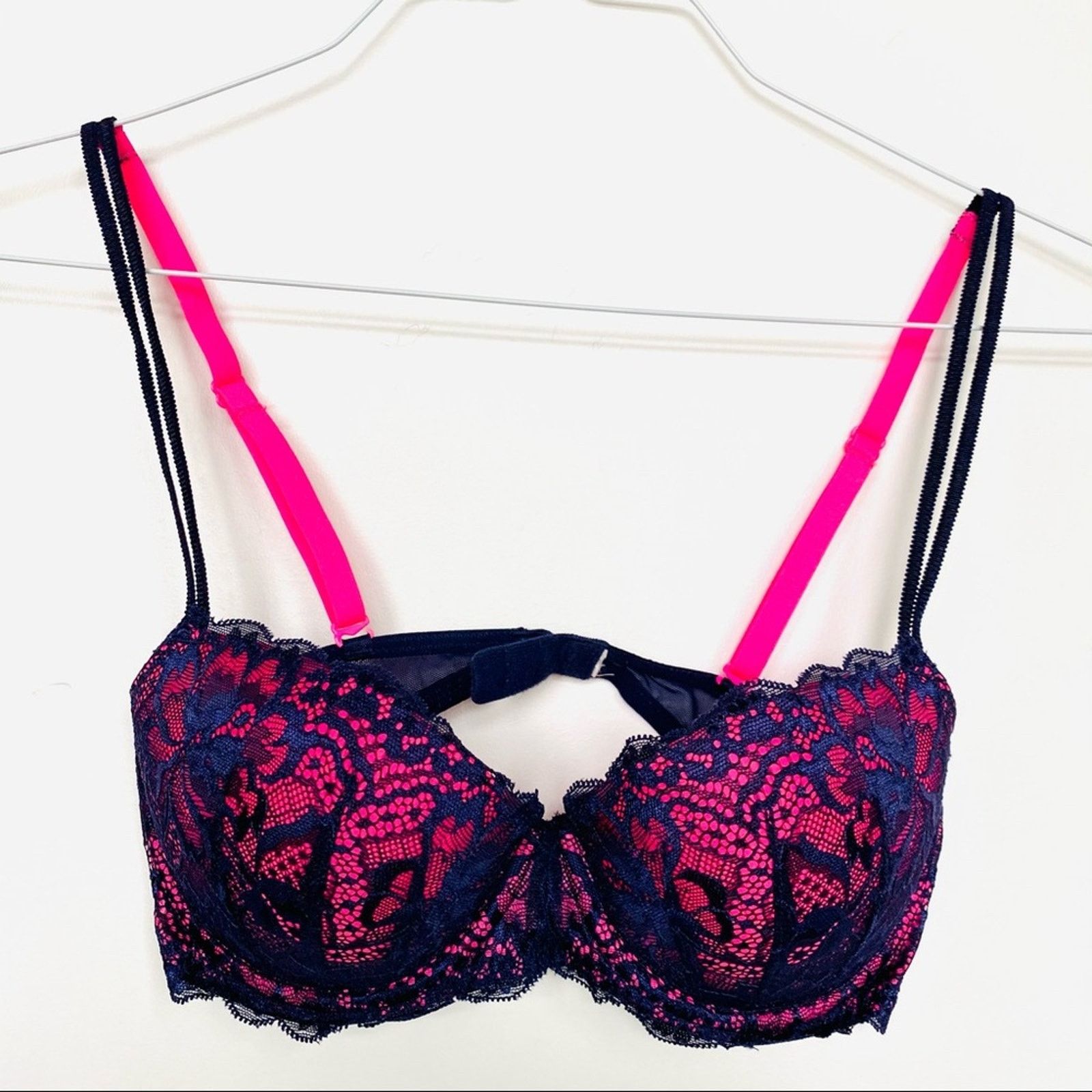 NEW VS VICTORIAS SECRET Hot Pink Navy Blue Lace Bra 32D