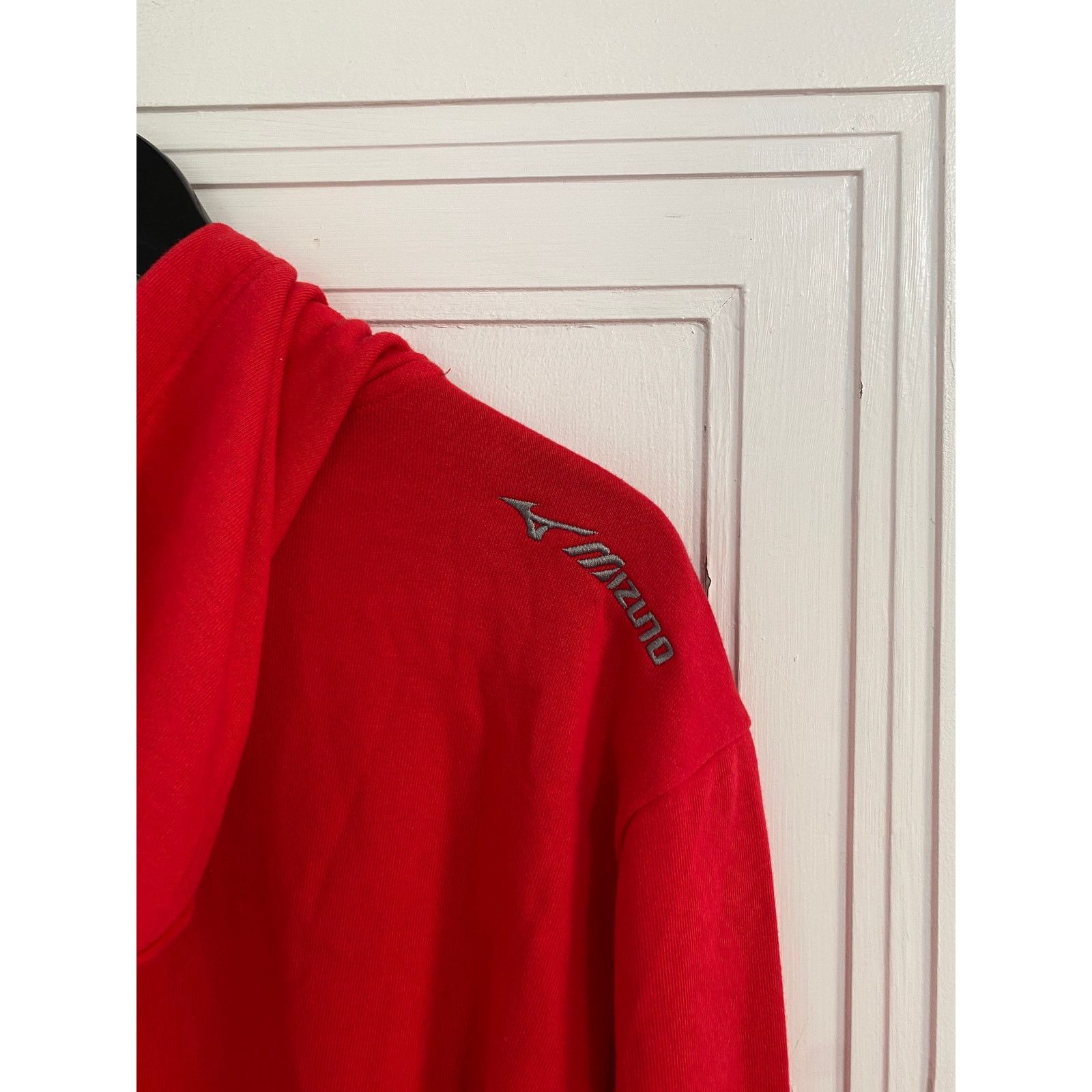 Mizuno NWT Mizuno Red Hoodie Sweatshirt Size Medium Size US L / EU 52-54 / 3 - 4 Thumbnail