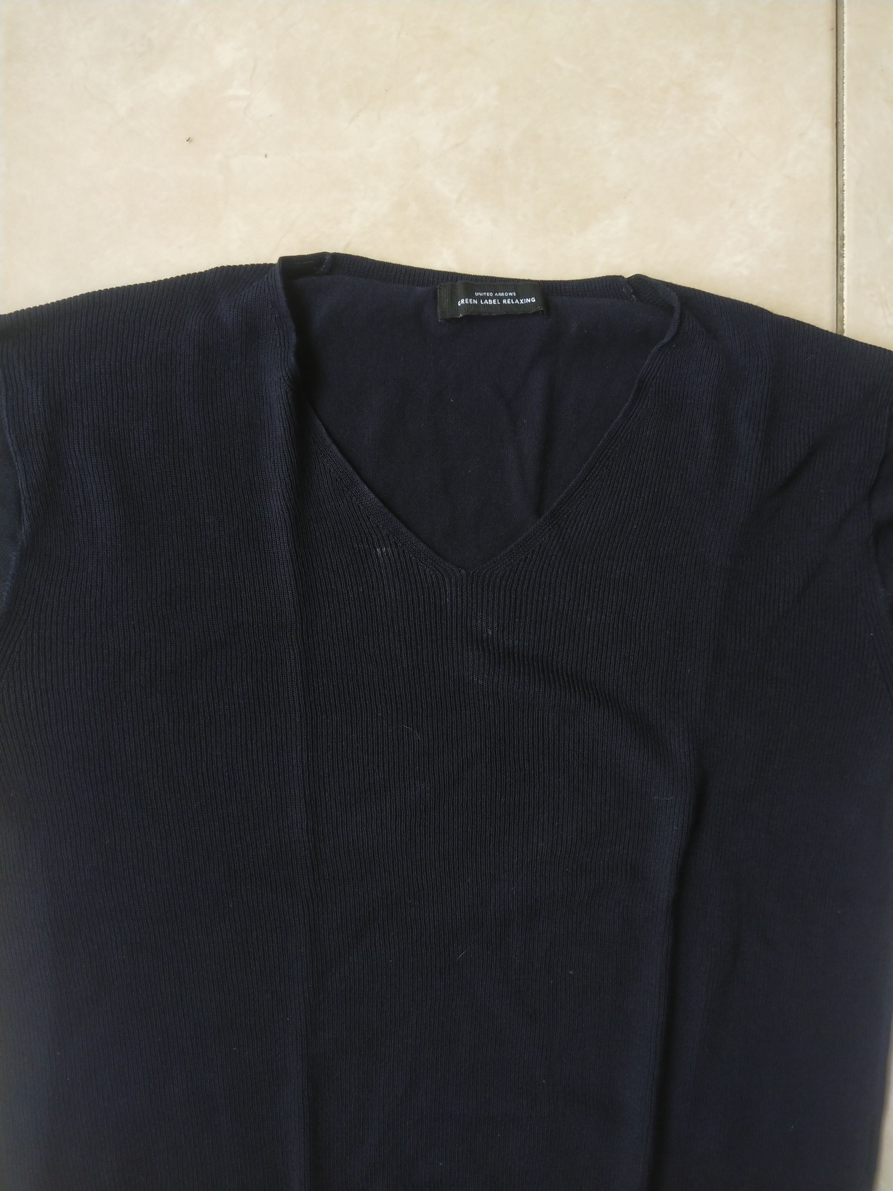United Arrows United Arrows Green Label Relaxing V Neck Knit Sweater Navy Size S / US 4 / IT 40 - 2 Thumbnail