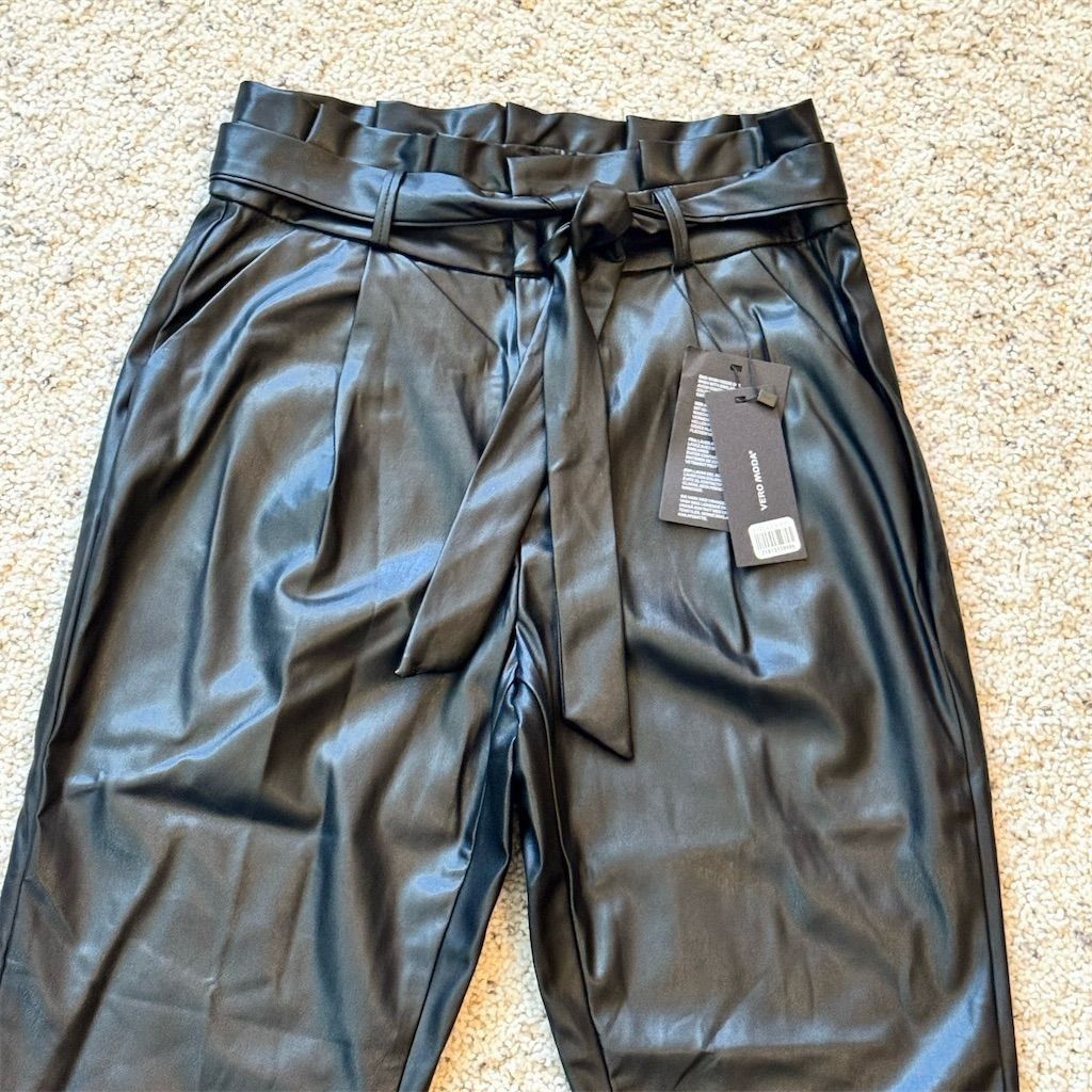 Other Vero Moda Women's Black Paperbag Faux Leather Ankle Pants S Size 29" - 3 Thumbnail