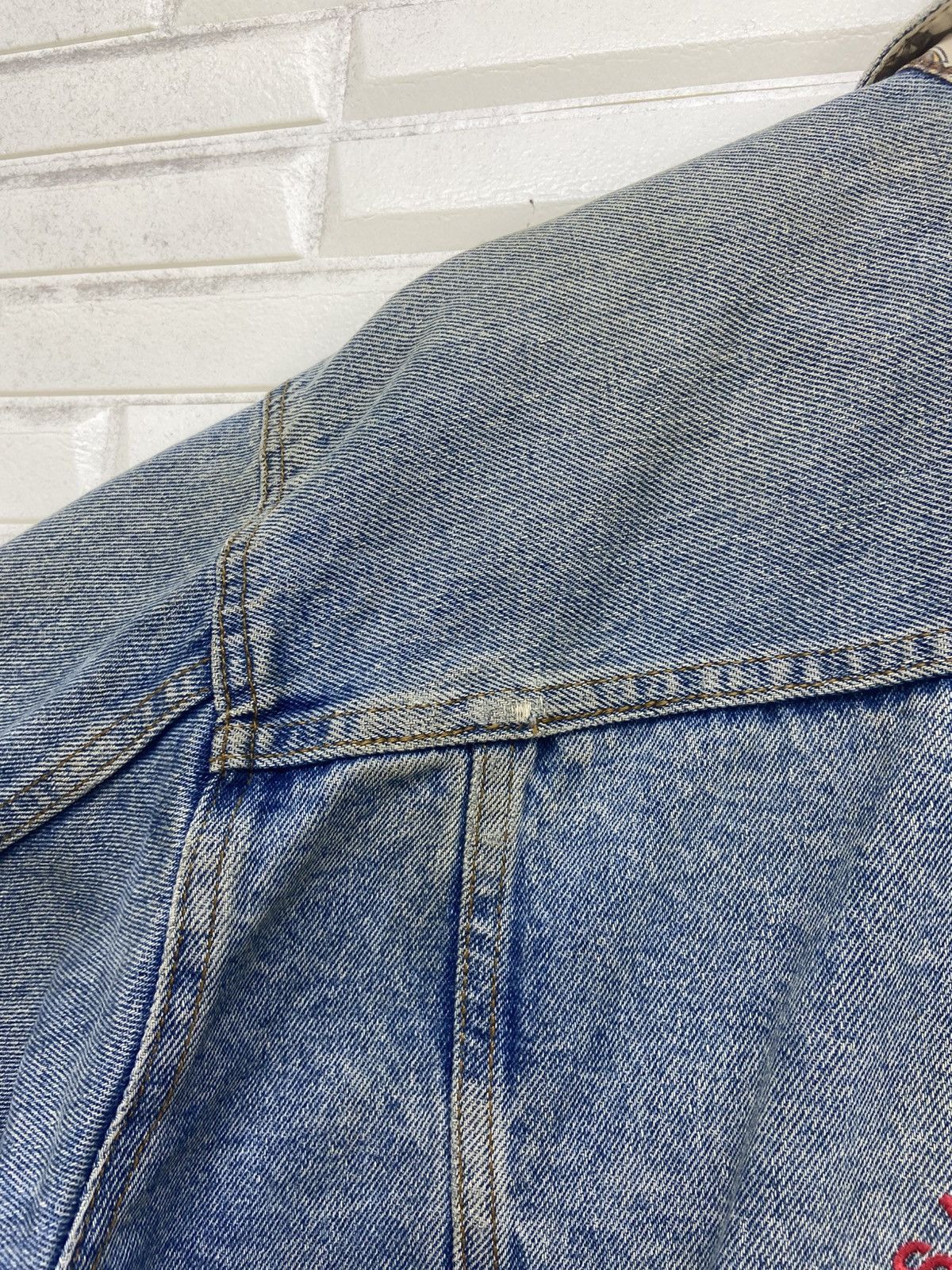 Hard Rock Cafe Vintage Hard Rock Cafe Bangkok Denim Trucker Jacket Size US M / EU 48-50 / 2 - 22 Thumbnail