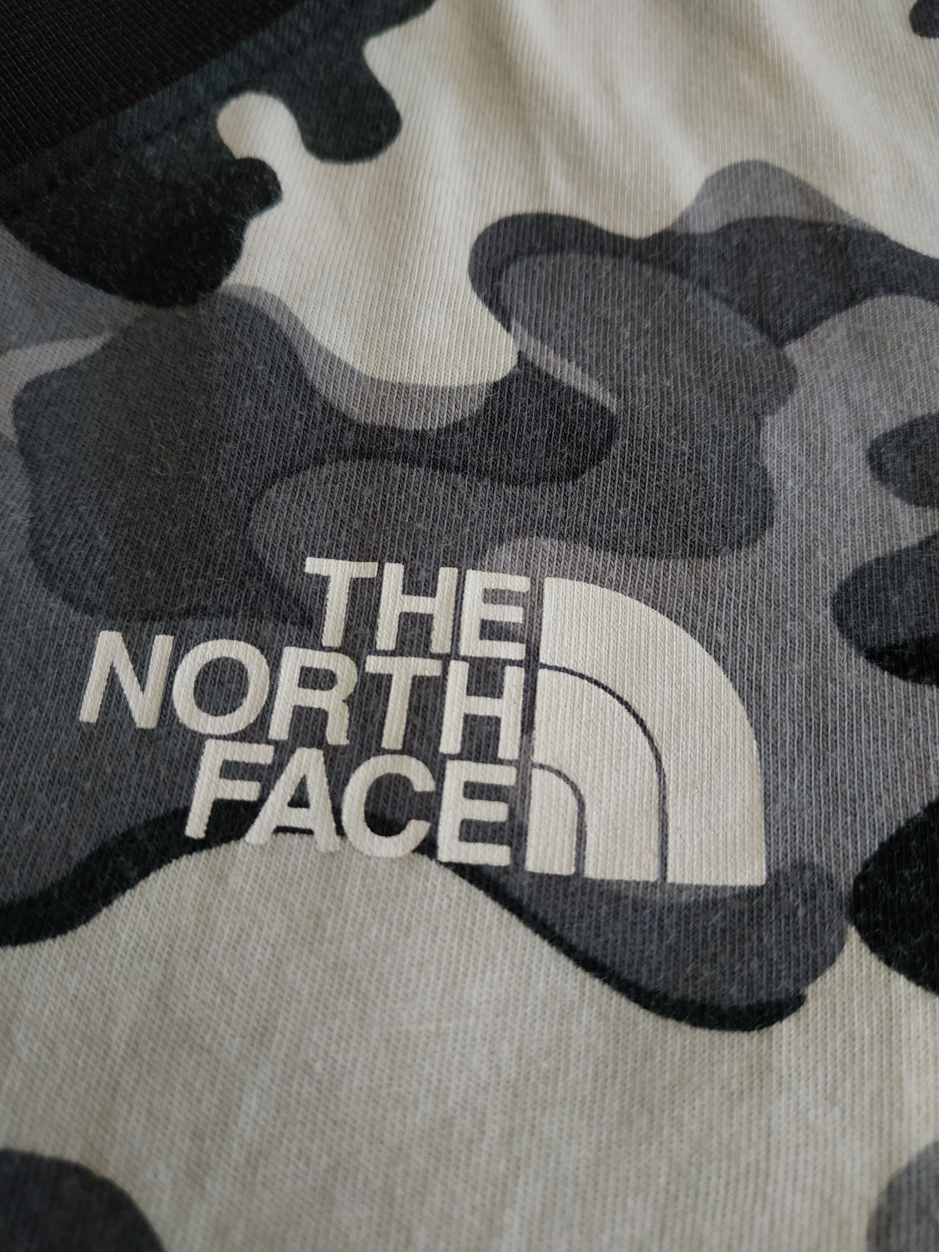 The North Face The North Face Men's Camo Print T-shirt, s. MEDIUM, fit. S Size US M / EU 48-50 / 2 - 7 Thumbnail