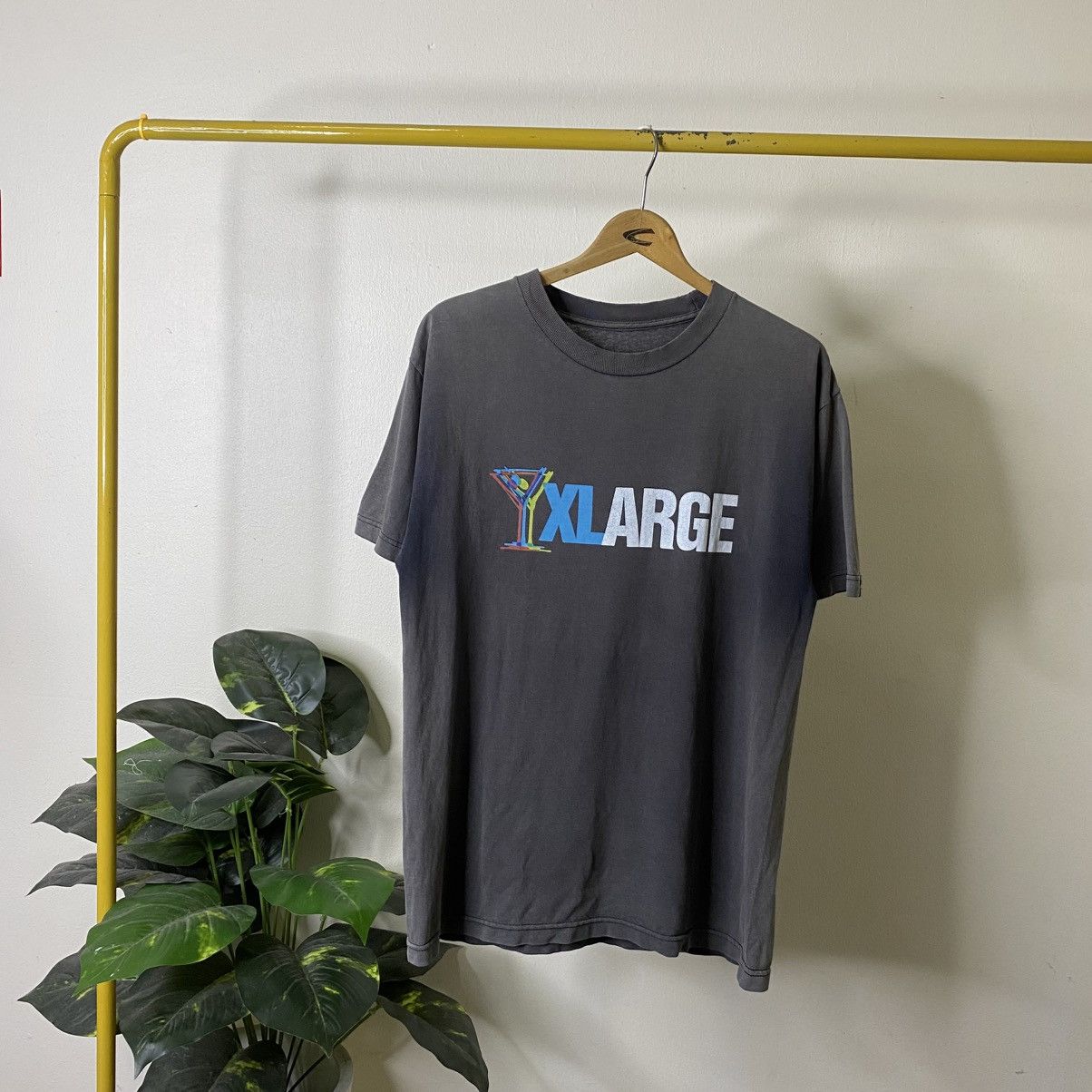 X-LARGE 2000s Xlarge Skateboard Sunfaded Skater T Shirt Size US M / EU 48-50 / 2 - 1 Thumbnail