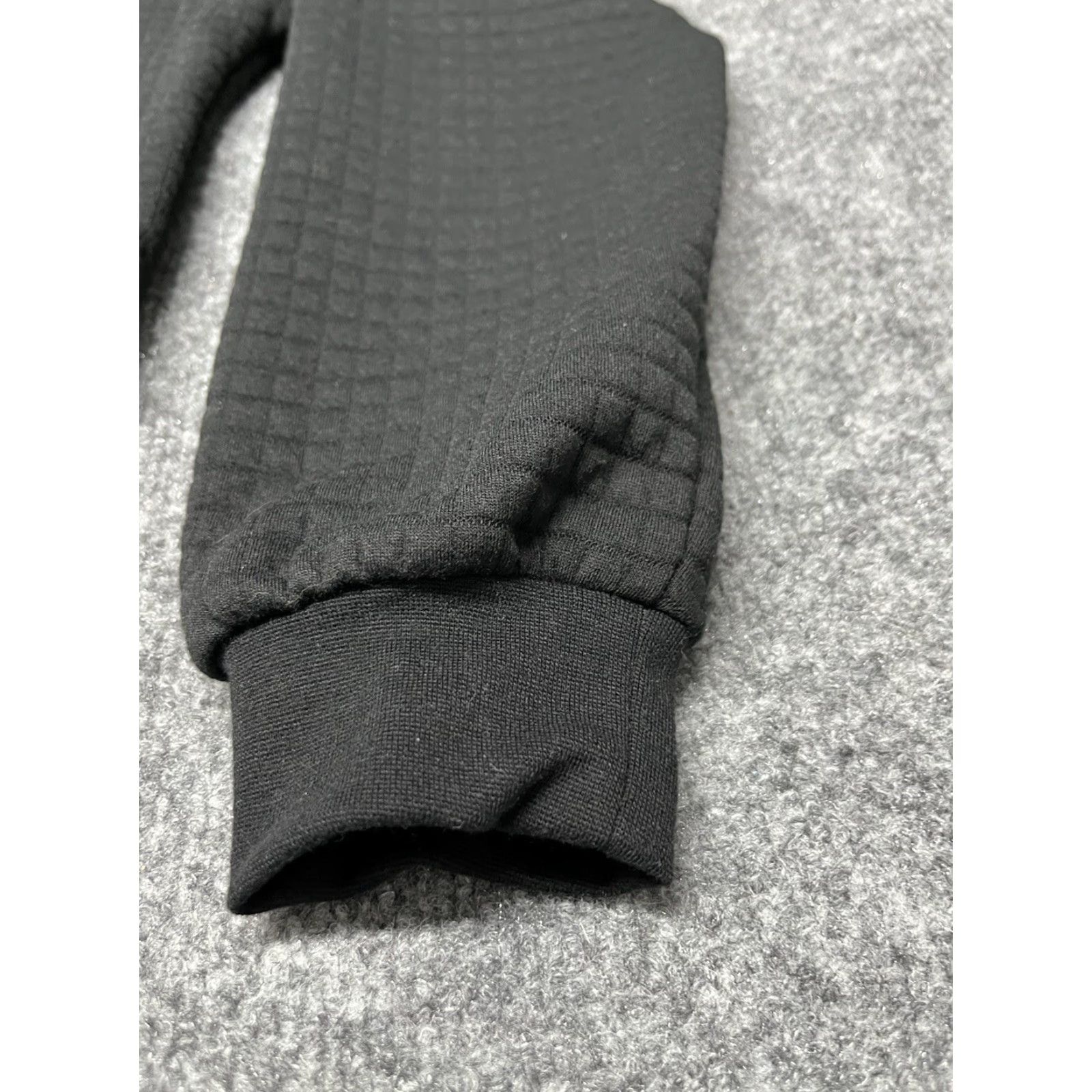 Vintage Rue21 Cropped Sweatshirt Womens S Black Long Sleeve Quilted New Size S / US 4 / IT 40 - 5 Thumbnail