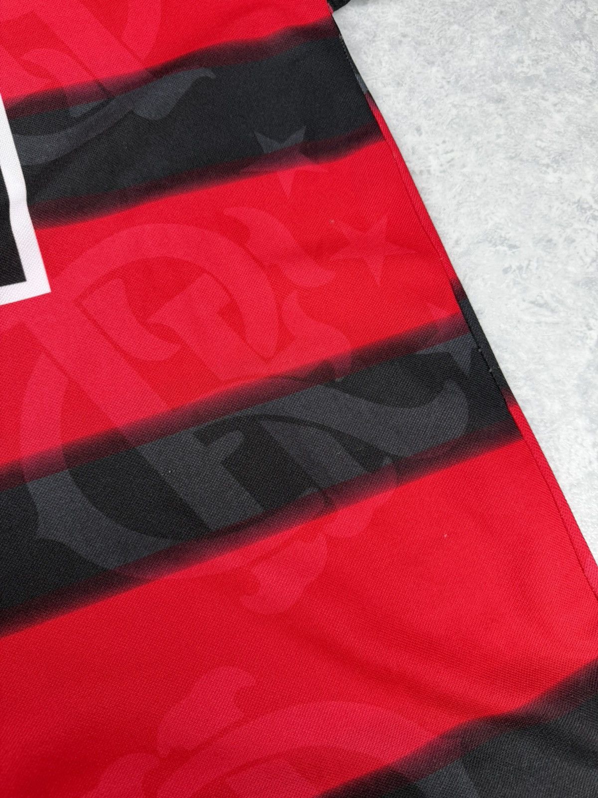 Vintage CR Flamengo Retro Soccer Jersey #11 Petrobras Size XL Size US XL / EU 56 / 4 - 11 Thumbnail