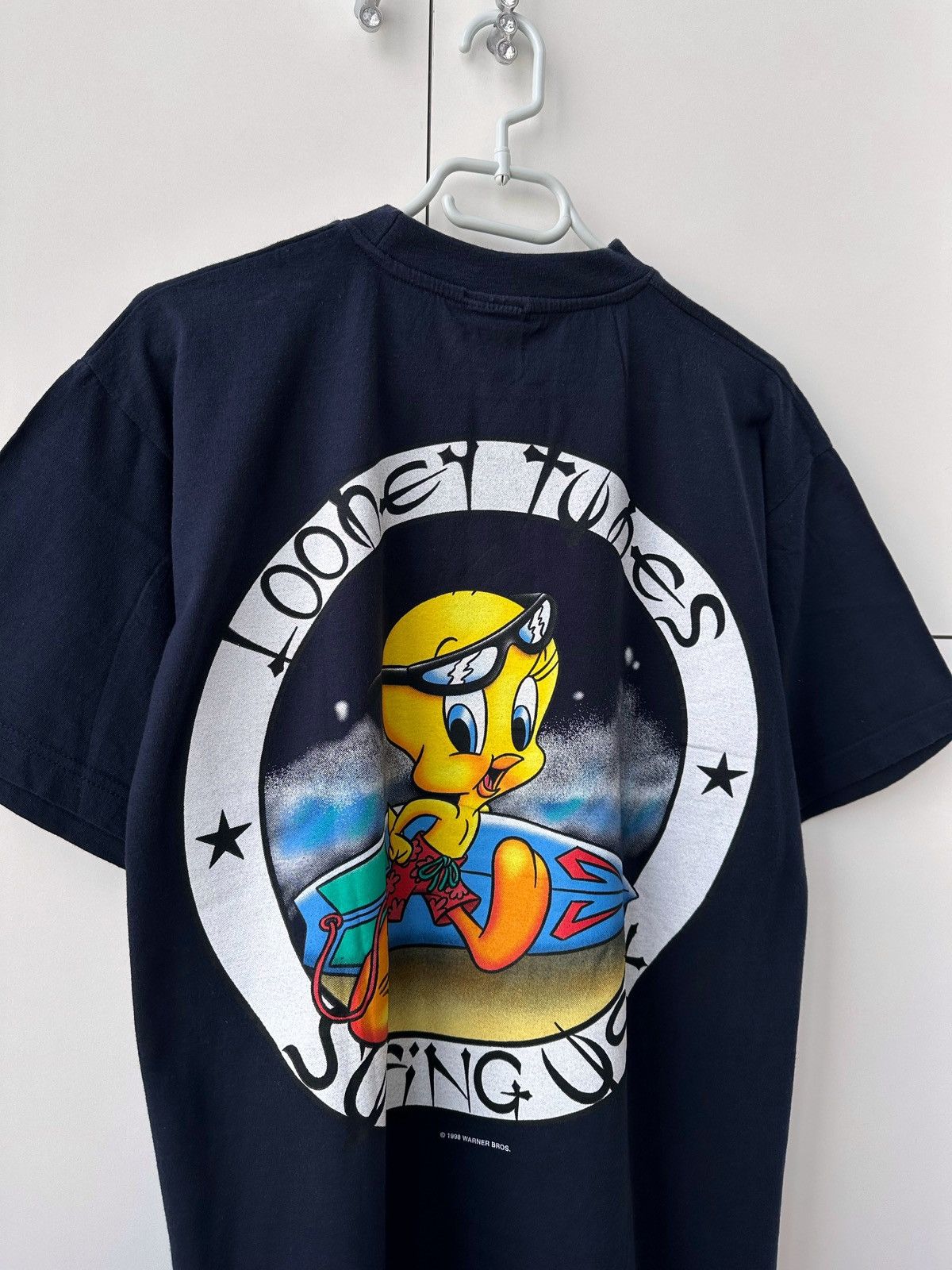 Warner Bros Vintage 1998’s Looney Tunes Tweety Surfing USA Tee Size US L / EU 52-54 / 3 - 2 Thumbnail