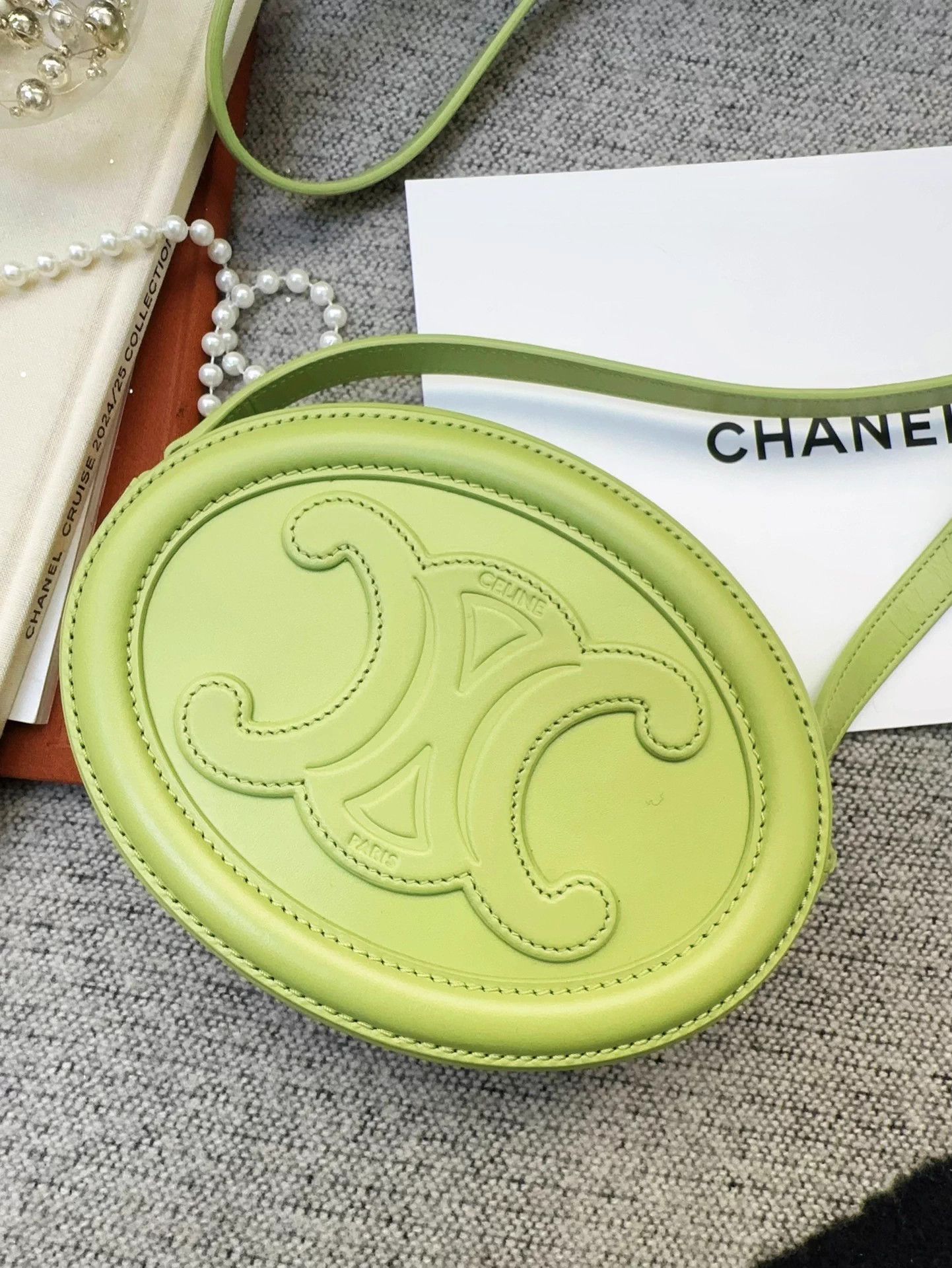 Celine Celine Avocado Green Triomphe Logo Embossed Mooncake Mint Size ONE SIZE - 2 Thumbnail