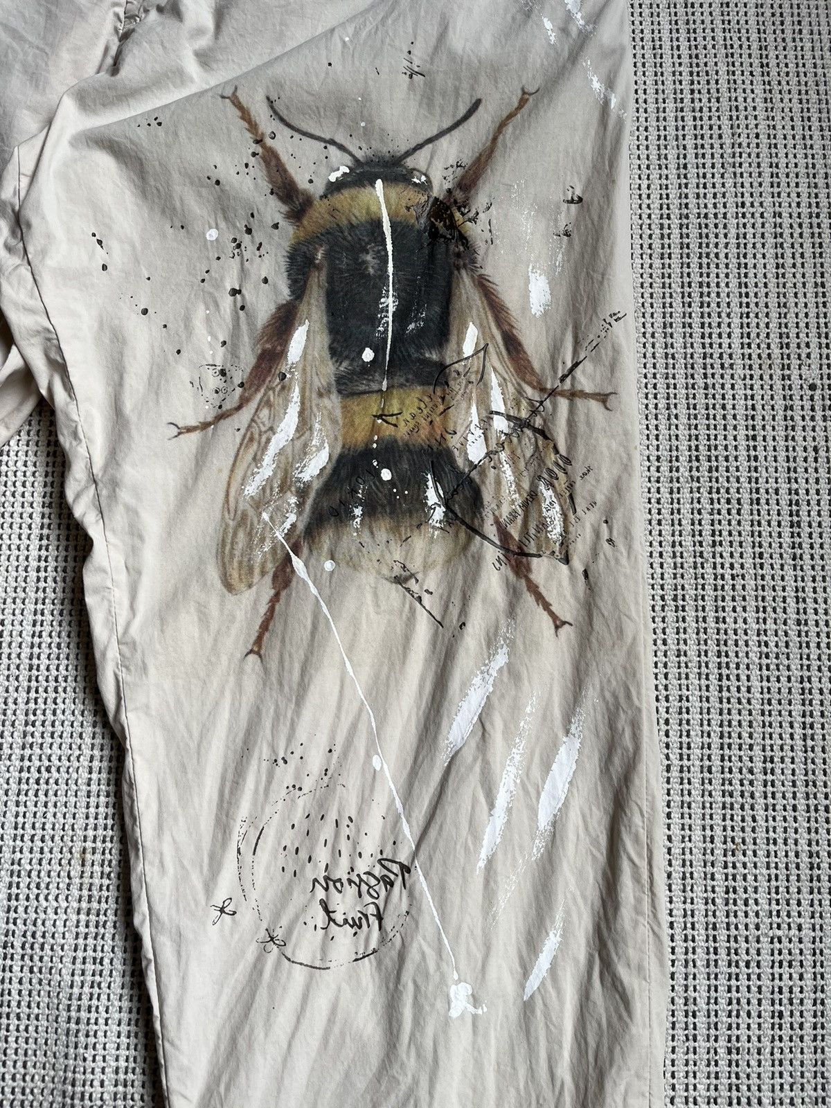 Other White sand printed Bee pants Size US 34 / EU 50 - 2 Thumbnail