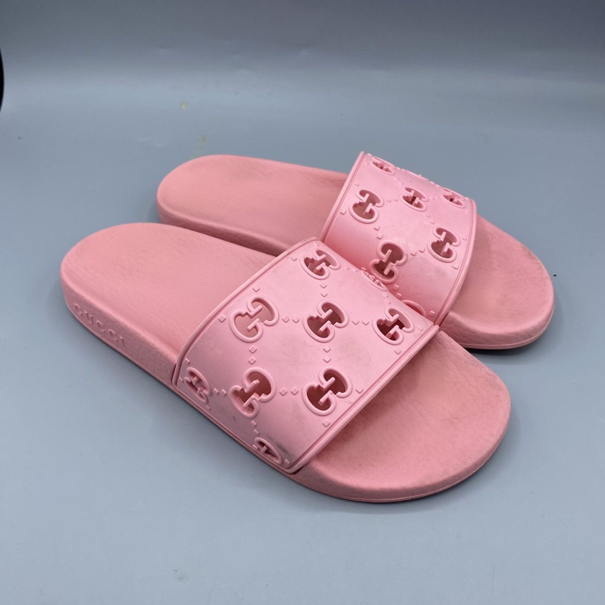 Gucci Gucci Rose Pink Rubber GG Logo Slide Authentic36 5.5/6 Size US 5.5 / IT 35.5 - 2 Thumbnail