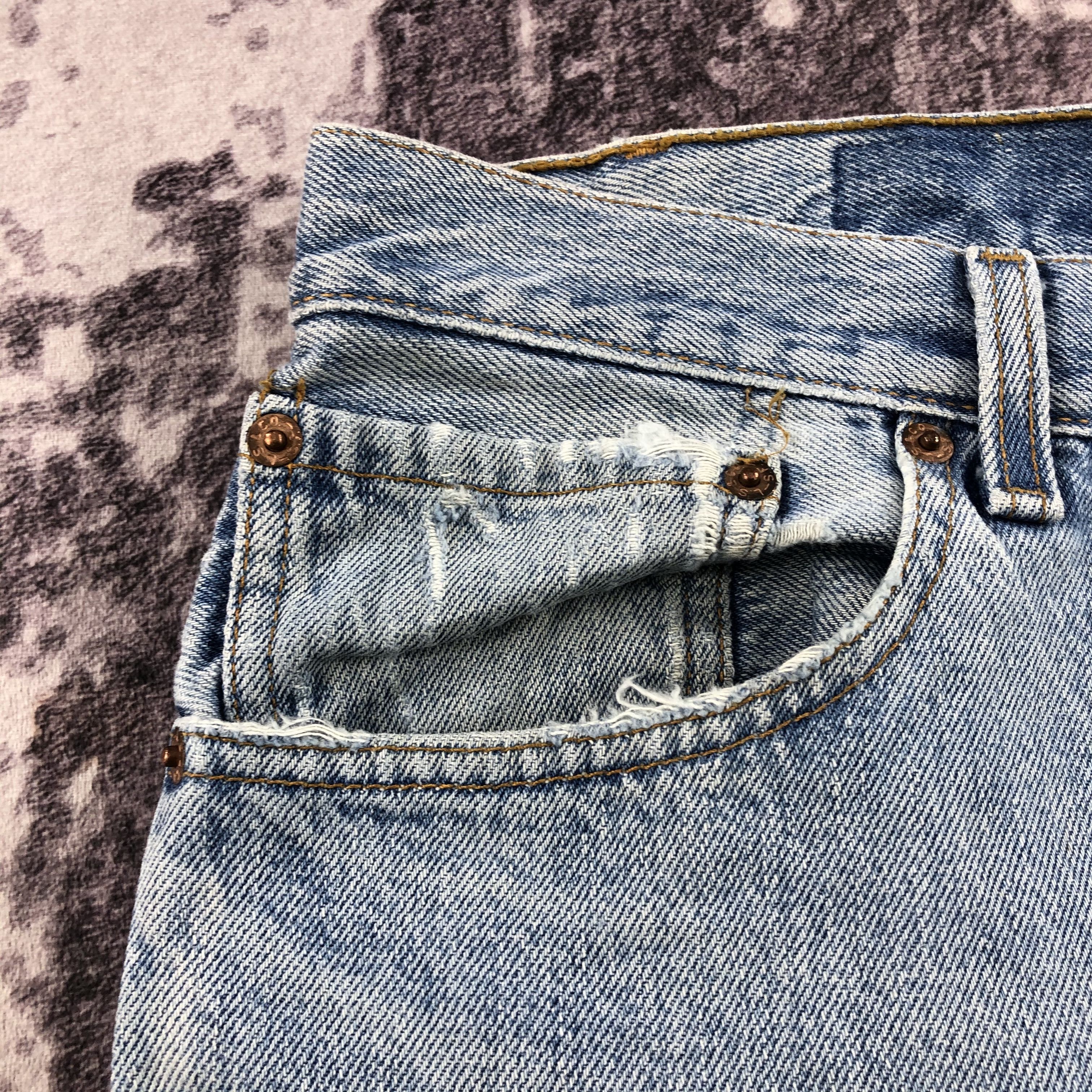 Levi's × Vintage Vintage 90s Blue Wash Levis 501 Jeans-JM2589 Size US 35 - 7 Thumbnail