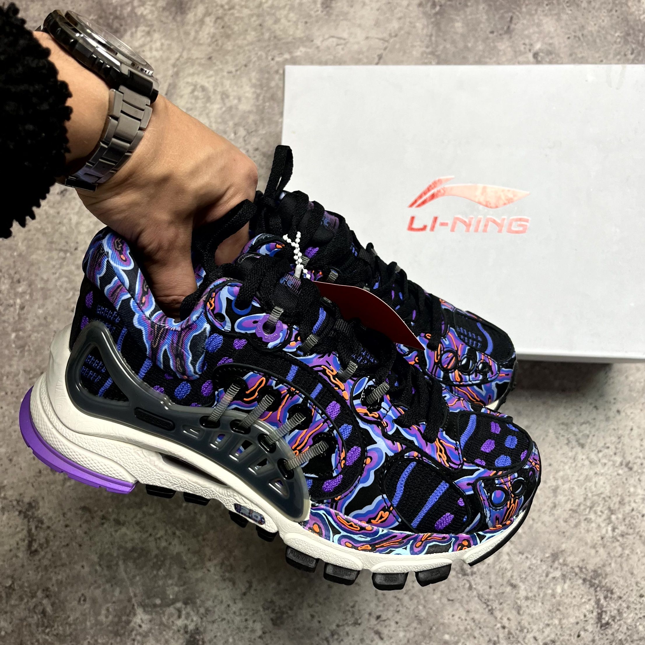 Li-Ning Li-Ning x Hajime Sorayama Furious Rider ACE 2 Size US 7 Size US 7 / IT 37 - 4 Thumbnail