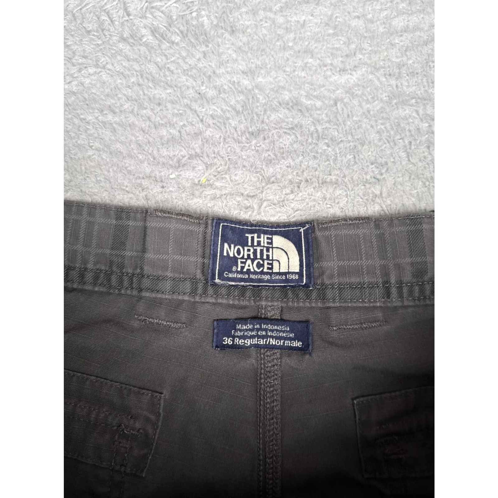 The North Face The North Face Mens Shorts 36 Gray Plaid Cargo 11 Inseam Hiking Outdoor Pockets Size US 36 / EU 52 - 7 Thumbnail
