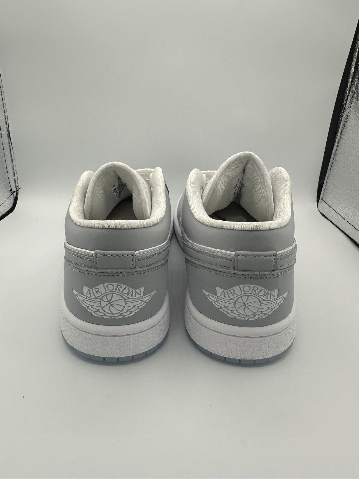 Jordan Brand Air Jordan 1 Low Wmns “Wolf Grey” size 7w Size US 7 / IT 37 - 4 Thumbnail