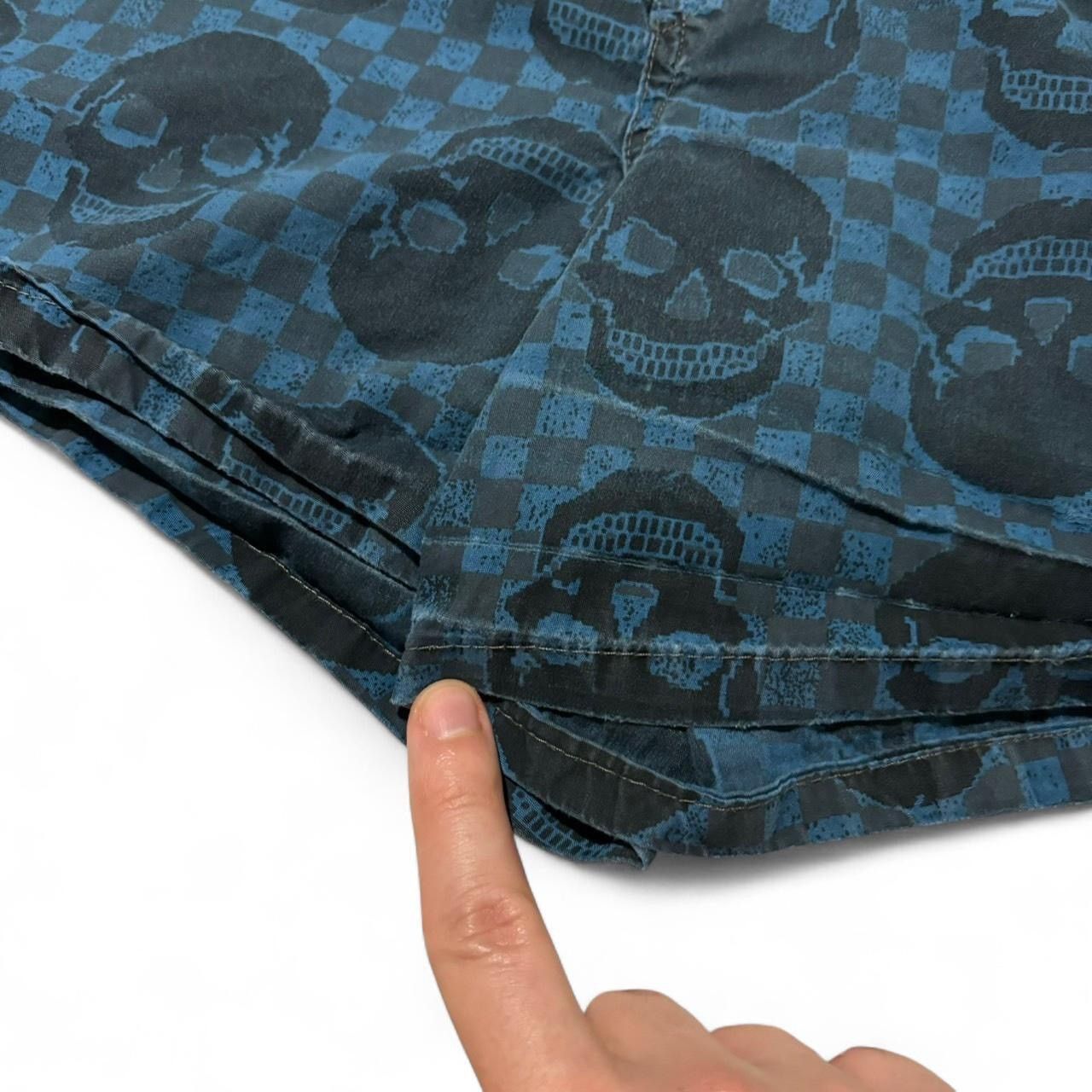 Vintage Vintage Y2K Blue All Over Print Skull Head Boxers Shorts Size 32 - 2 Thumbnail