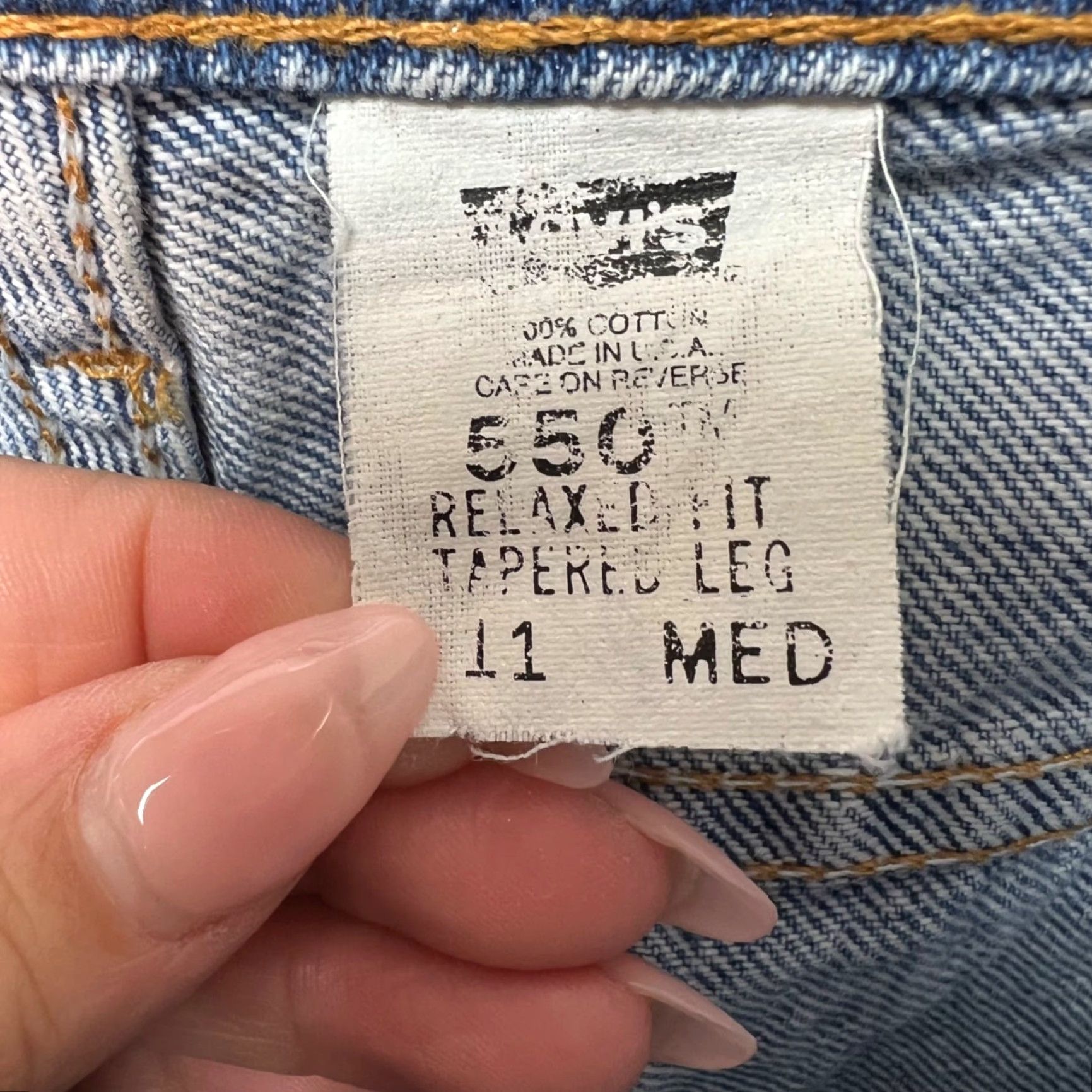 Levi's VINTAGE Levi's 550 Jeans Womens Regular Size 11 Medium Light Wash 28in Waist 29in Inseam Tapered Relaxed Fit 5-Pocket Denim Blue Women's Jeans Size 32" / US 10 / IT 46 - 4 Thumbnail