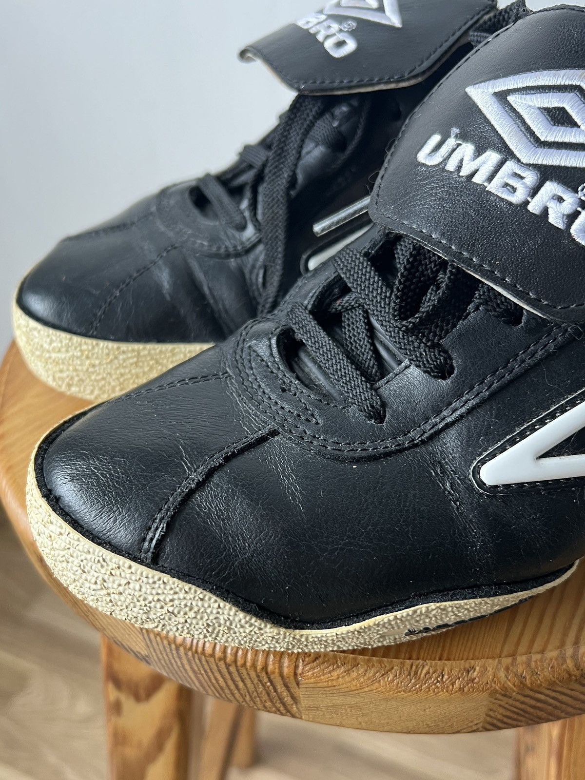 Umbro UMBRO 5v5 Leather Soccer Football Sneakers UK9/US10/EU43 Size US 10 / EU 43 - 6 Thumbnail