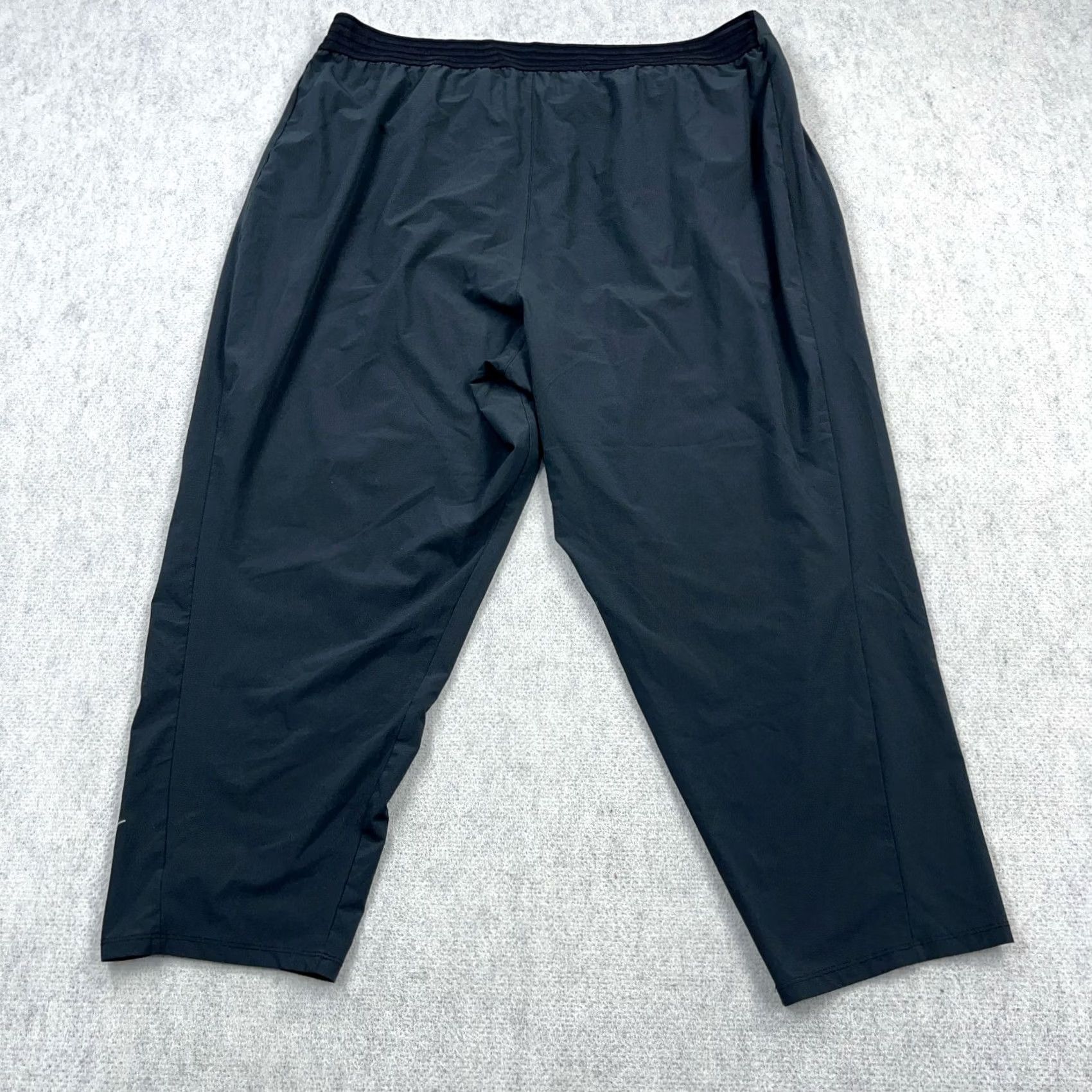 Nike Nike Dri-FIT Pants Women 2X Black Cropped Windbreakers Joggers Featherlight Dri-Fit Size 40" / US 18 - 3 Thumbnail