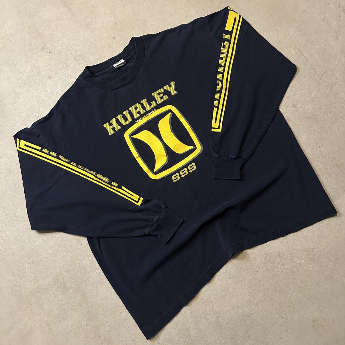 Hurley Vintage 1999 Navy Hurley 999 Surf Skater Long Sleeve Shirt Size US XL / EU 56 / 4 - 1 Thumbnail