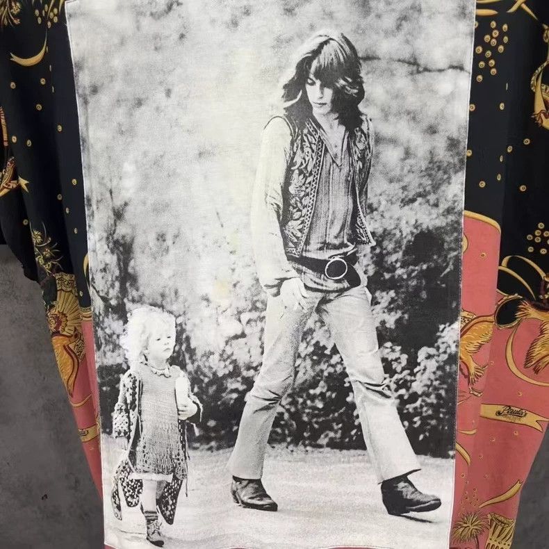 Loewe LOEWE Old portraits are full of prints that destroy short Size M / US 6-8 / IT 42-44 - 3 Thumbnail